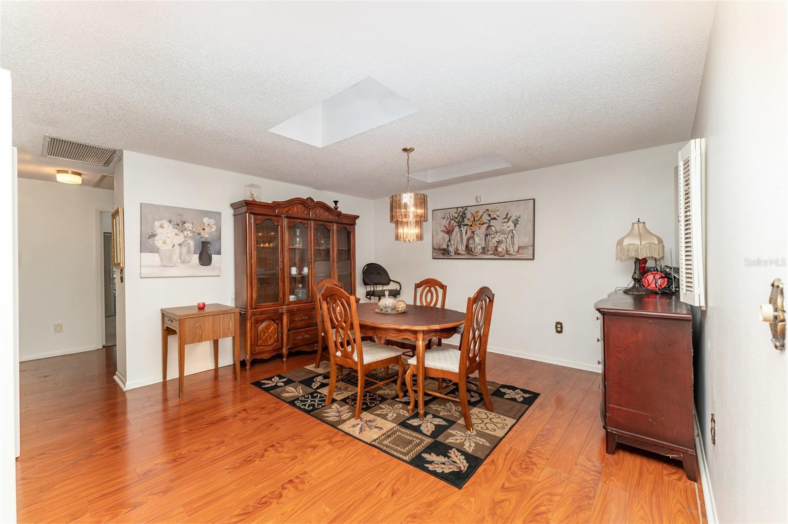 Image 8 of 15 For 4240 Creekwood Lane