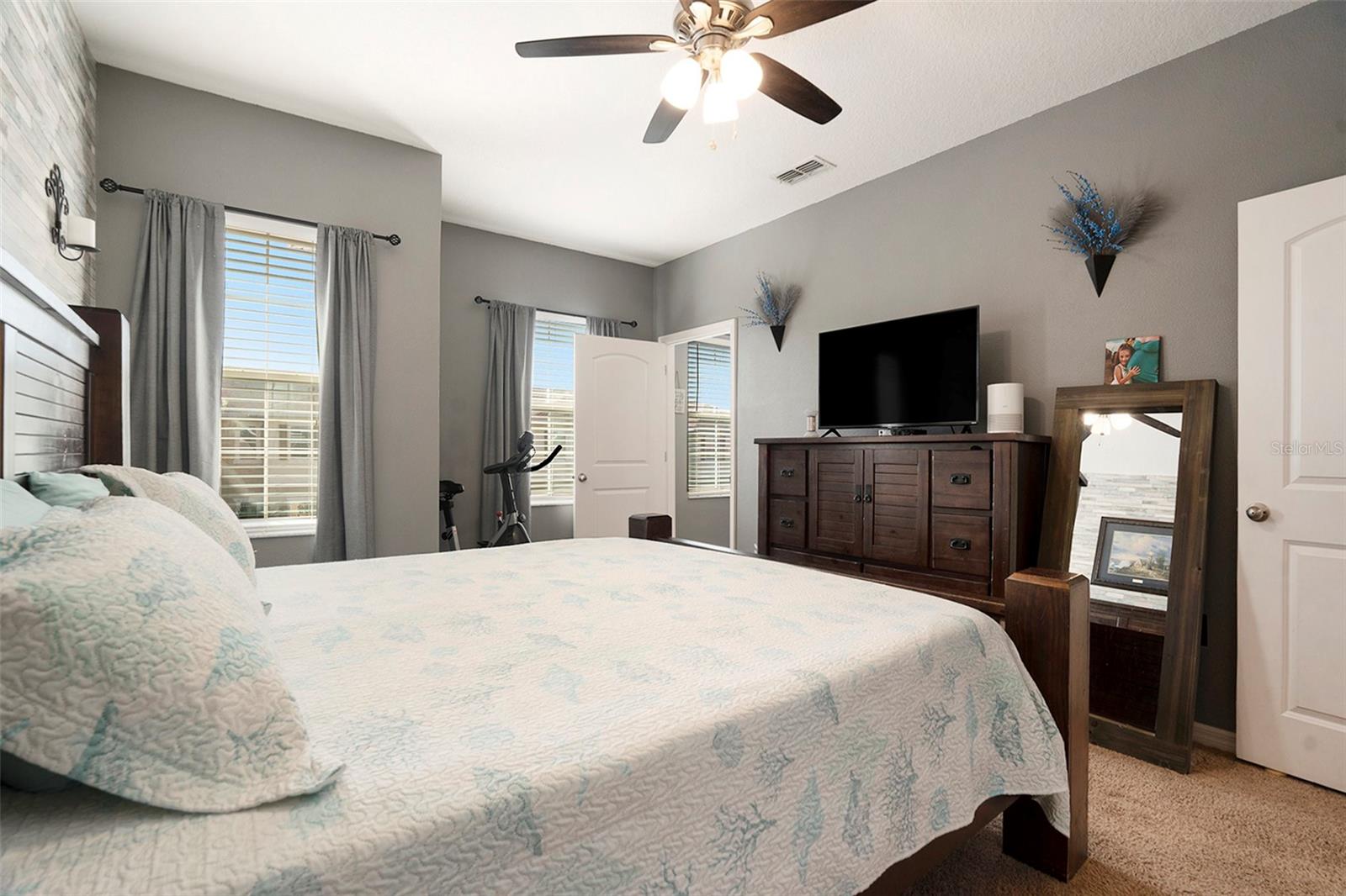 Image 25 of 42 For 5524 Yellowfin Court