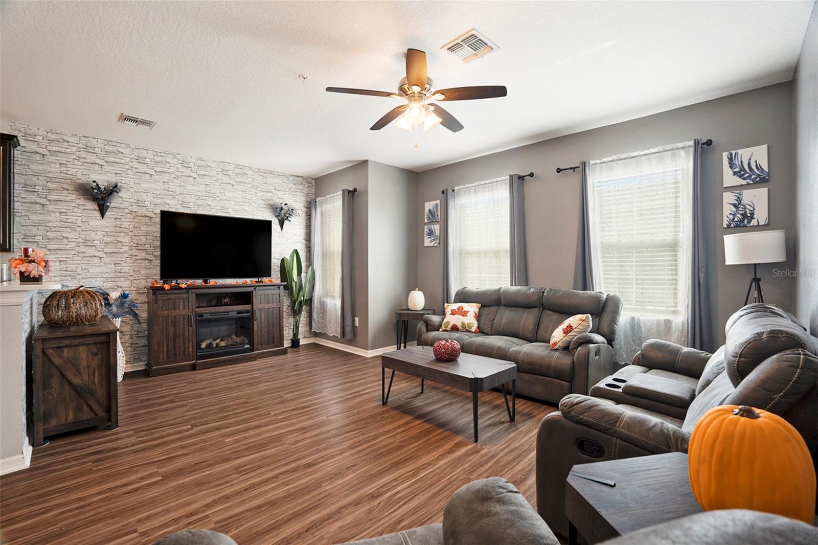 Image 8 of 42 For 5524 Yellowfin Court