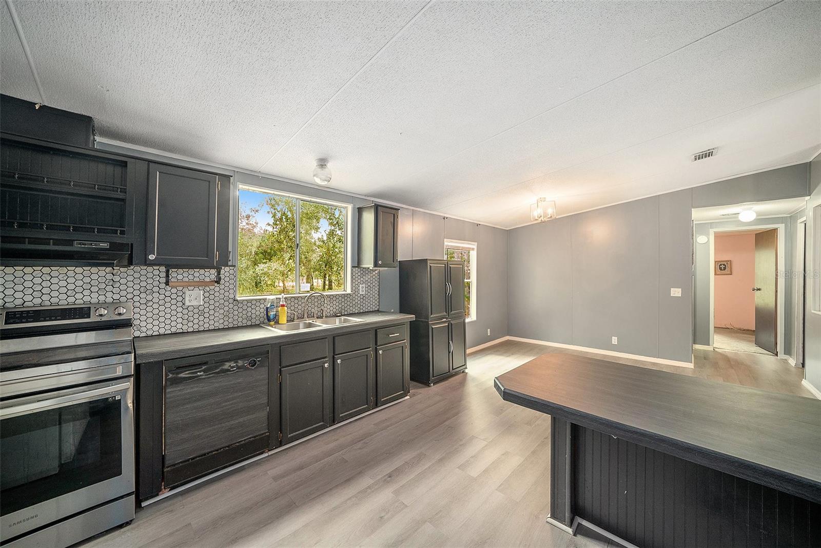 Image 10 of 39 For 17235 Shirla Rae Dr