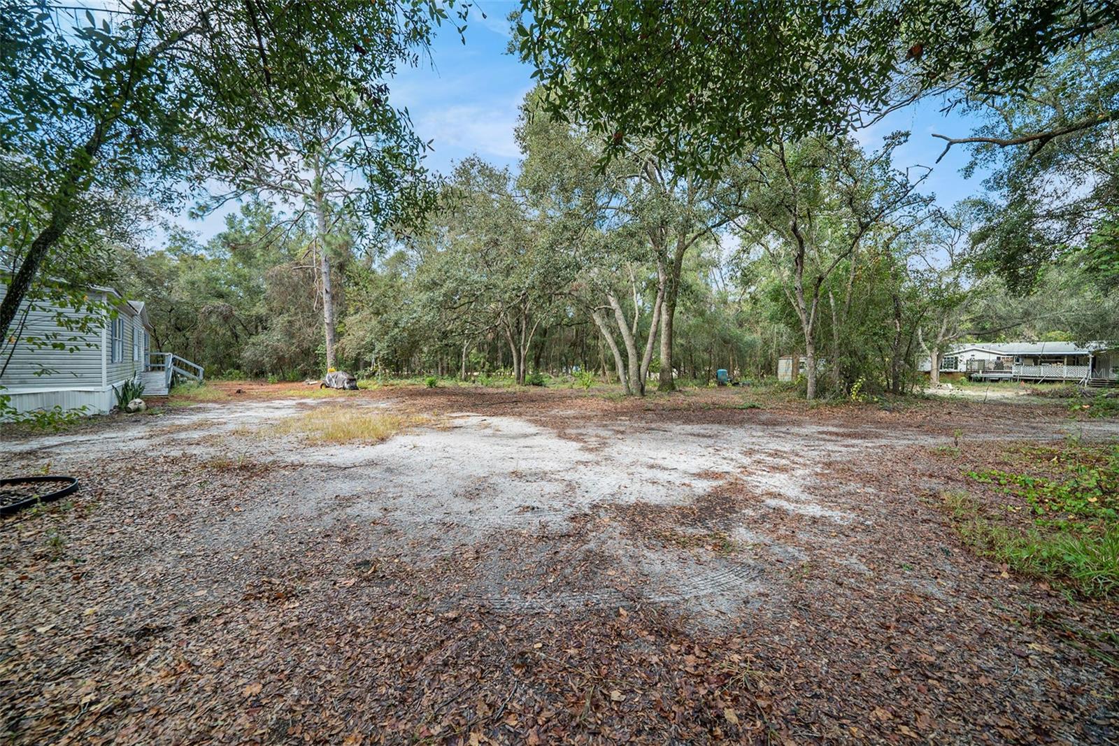 Image 23 of 39 For 17235 Shirla Rae Dr