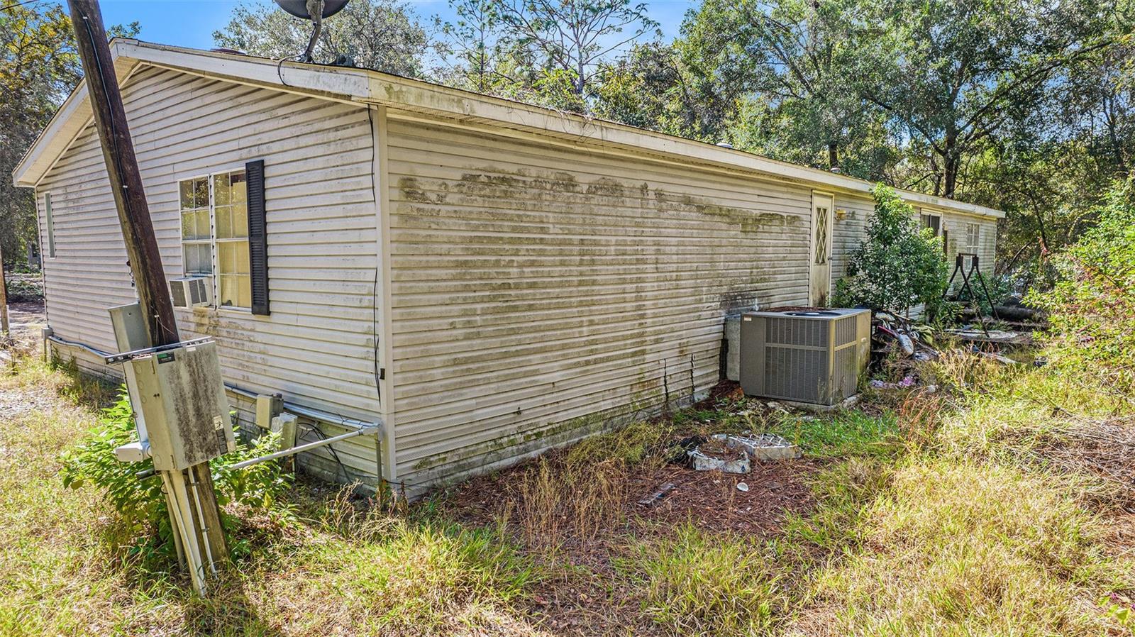 Image 36 of 39 For 17235 Shirla Rae Dr