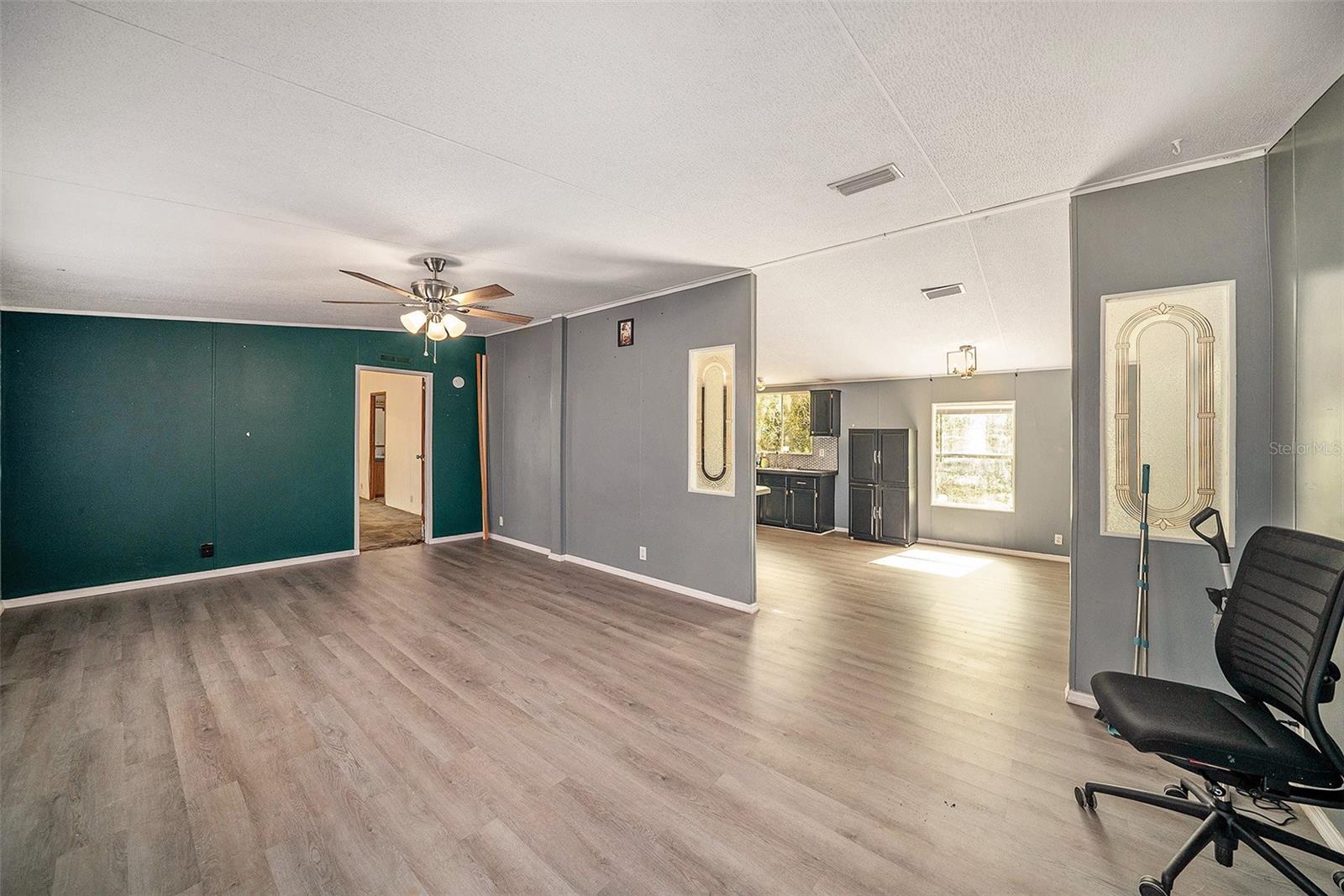 Image 4 of 39 For 17235 Shirla Rae Dr