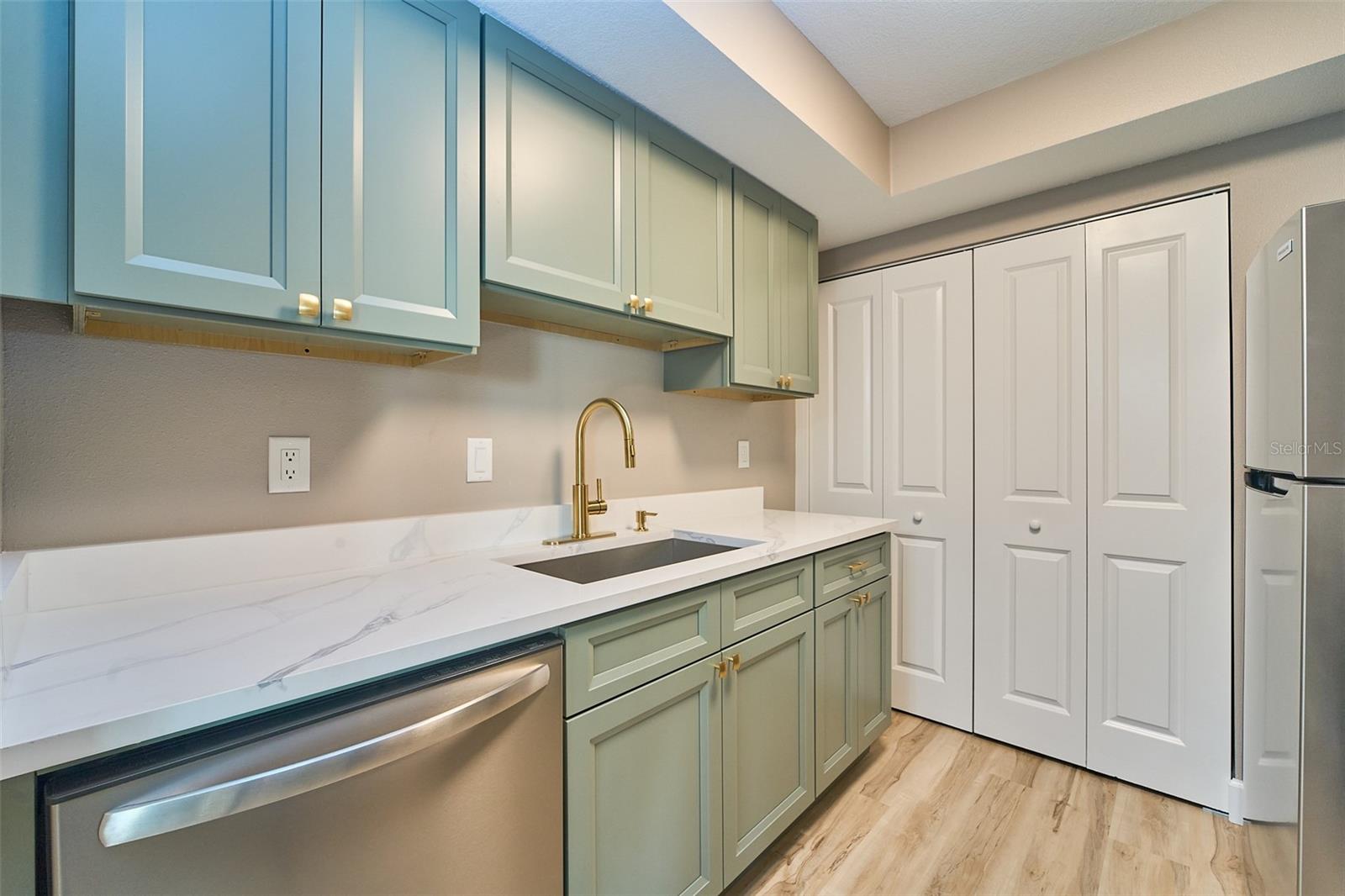 Image 27 of 43 For 722 116th Street N 2007