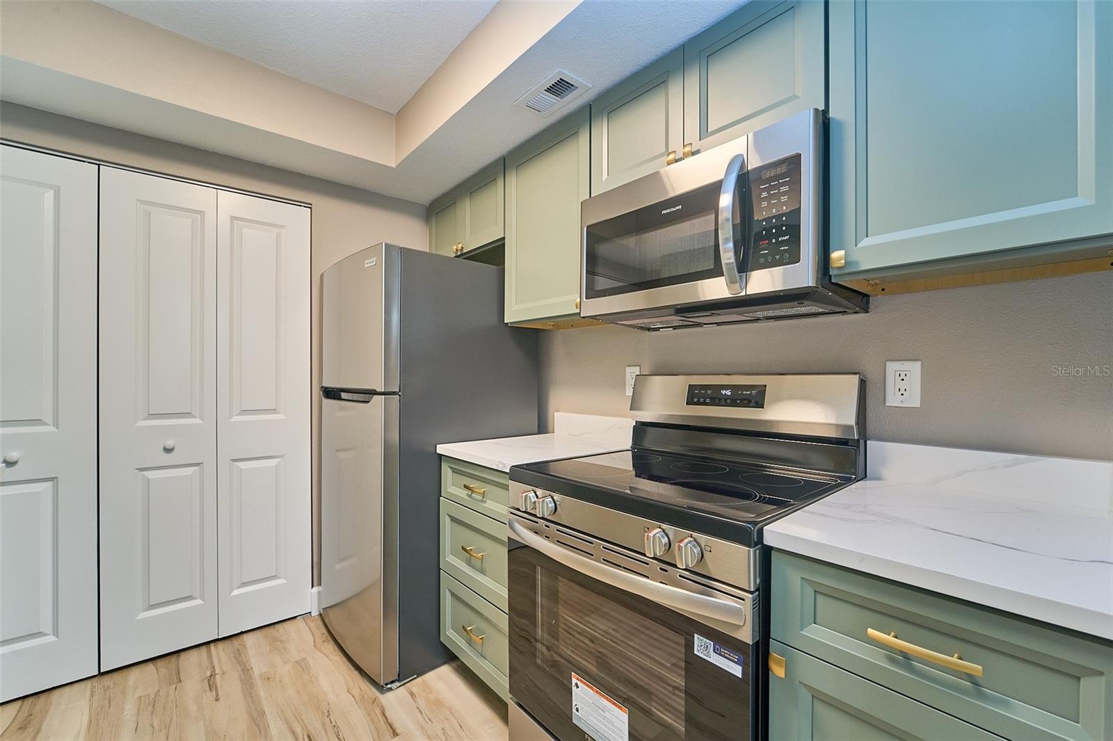 Image 28 of 43 For 722 116th Street N 2007