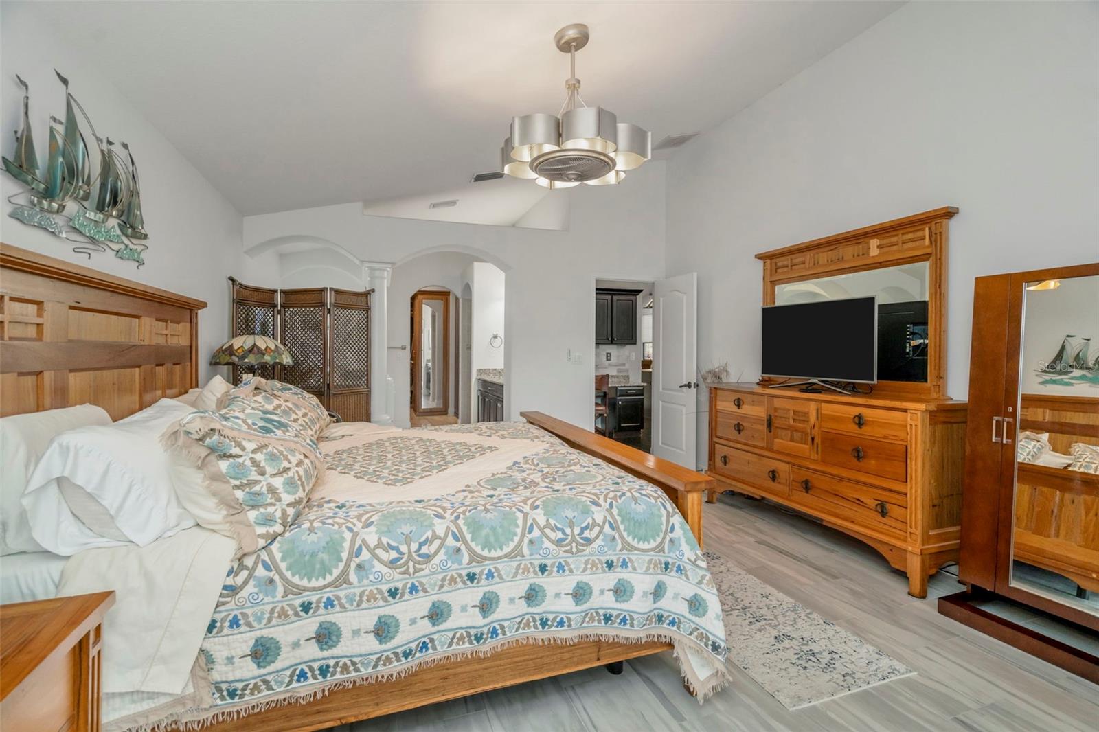 Listing photo id 28 for 19361 Yellow Clover Drive