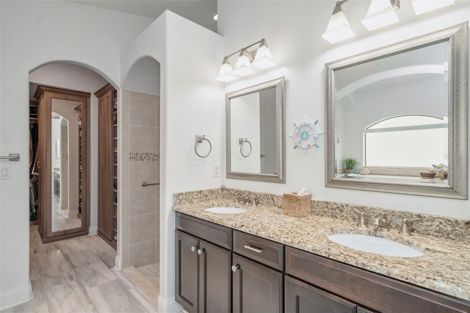 Listing photo id 33 for 19361 Yellow Clover Drive