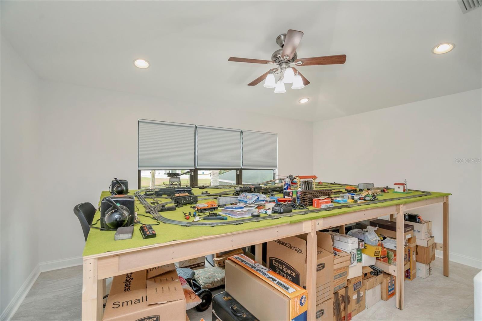 Listing photo id 39 for 19361 Yellow Clover Drive