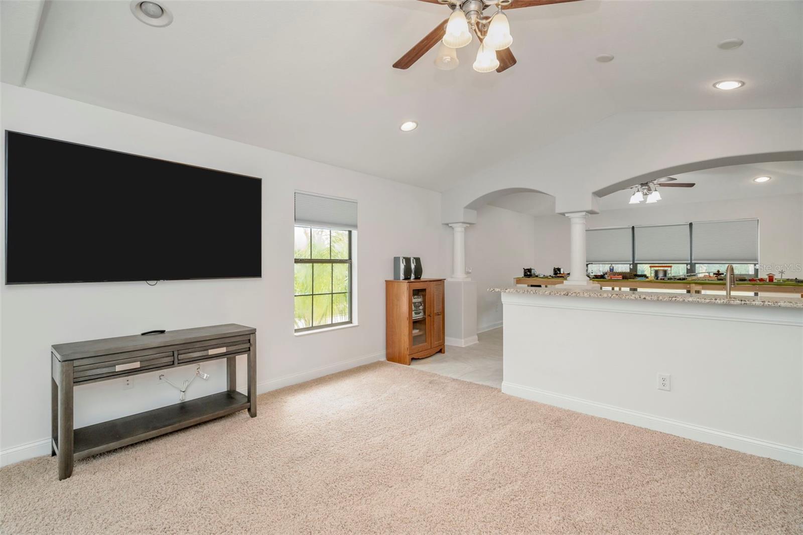 Listing photo id 42 for 19361 Yellow Clover Drive