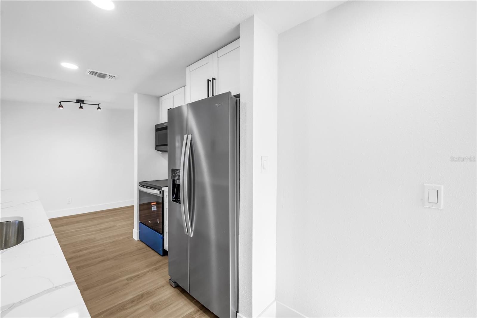 Image 14 of 51 For 9085 Leisure Lane N