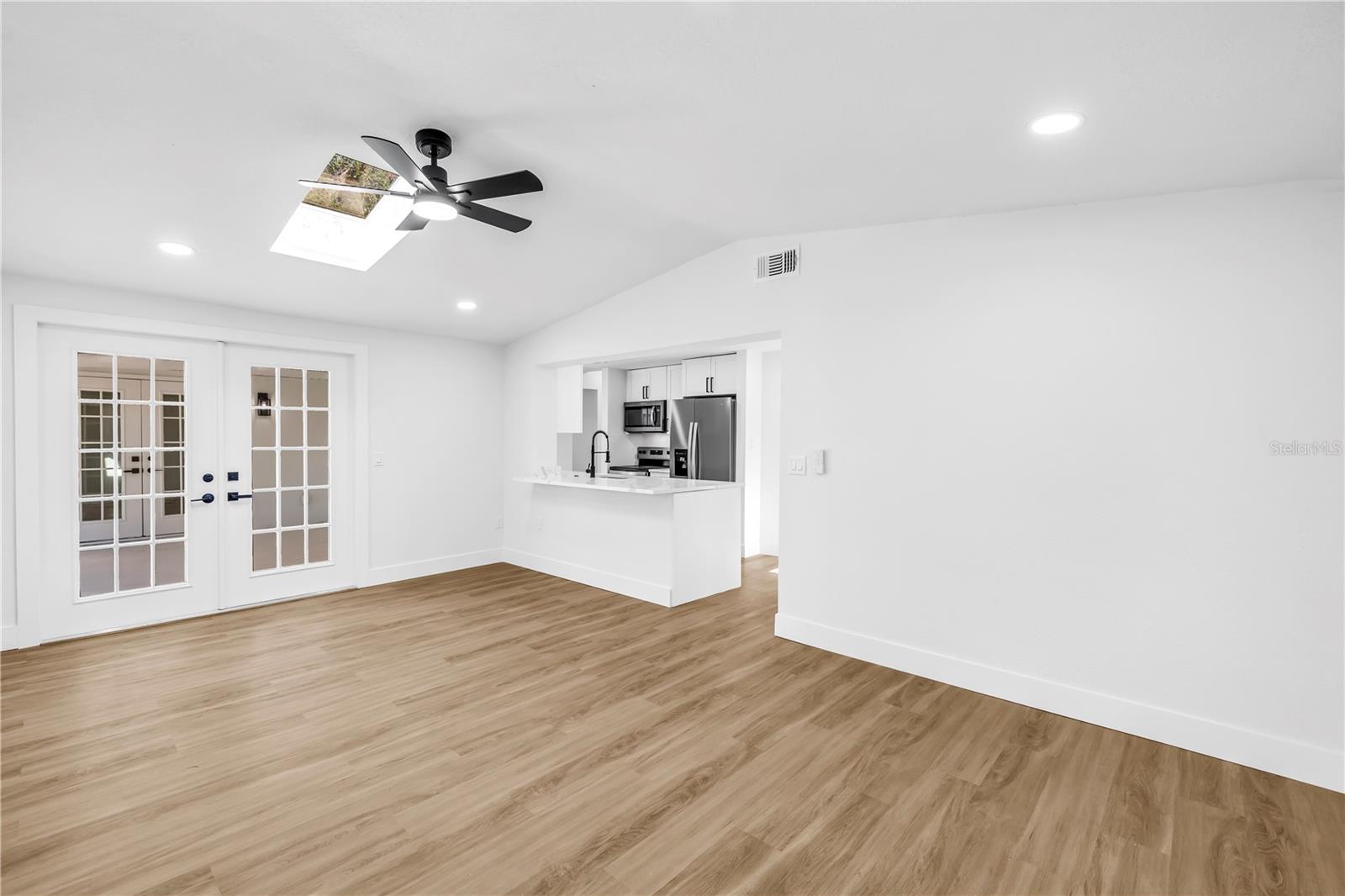 Image 17 of 51 For 9085 Leisure Lane N