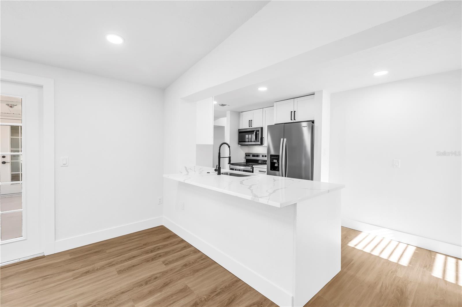 Image 19 of 51 For 9085 Leisure Lane N