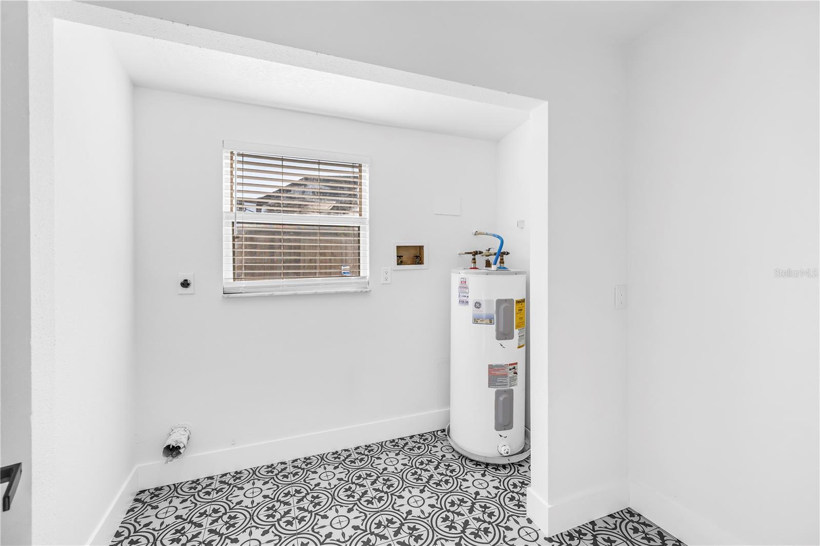 Image 20 of 51 For 9085 Leisure Lane N