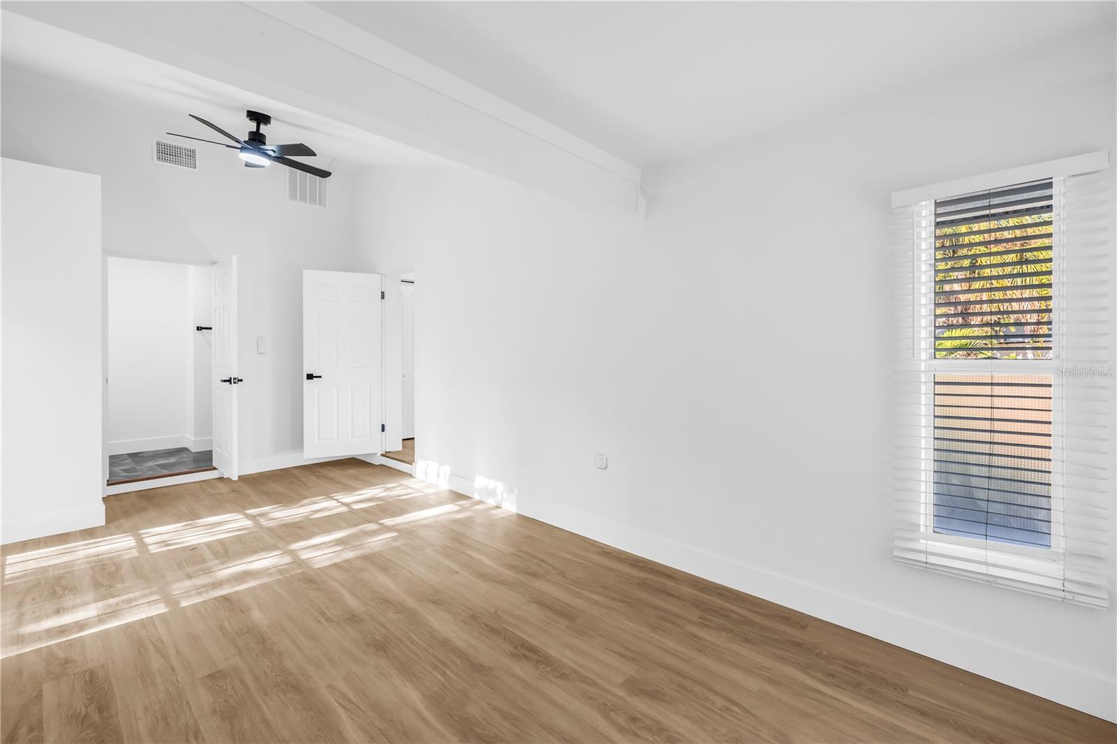 Image 22 of 51 For 9085 Leisure Lane N