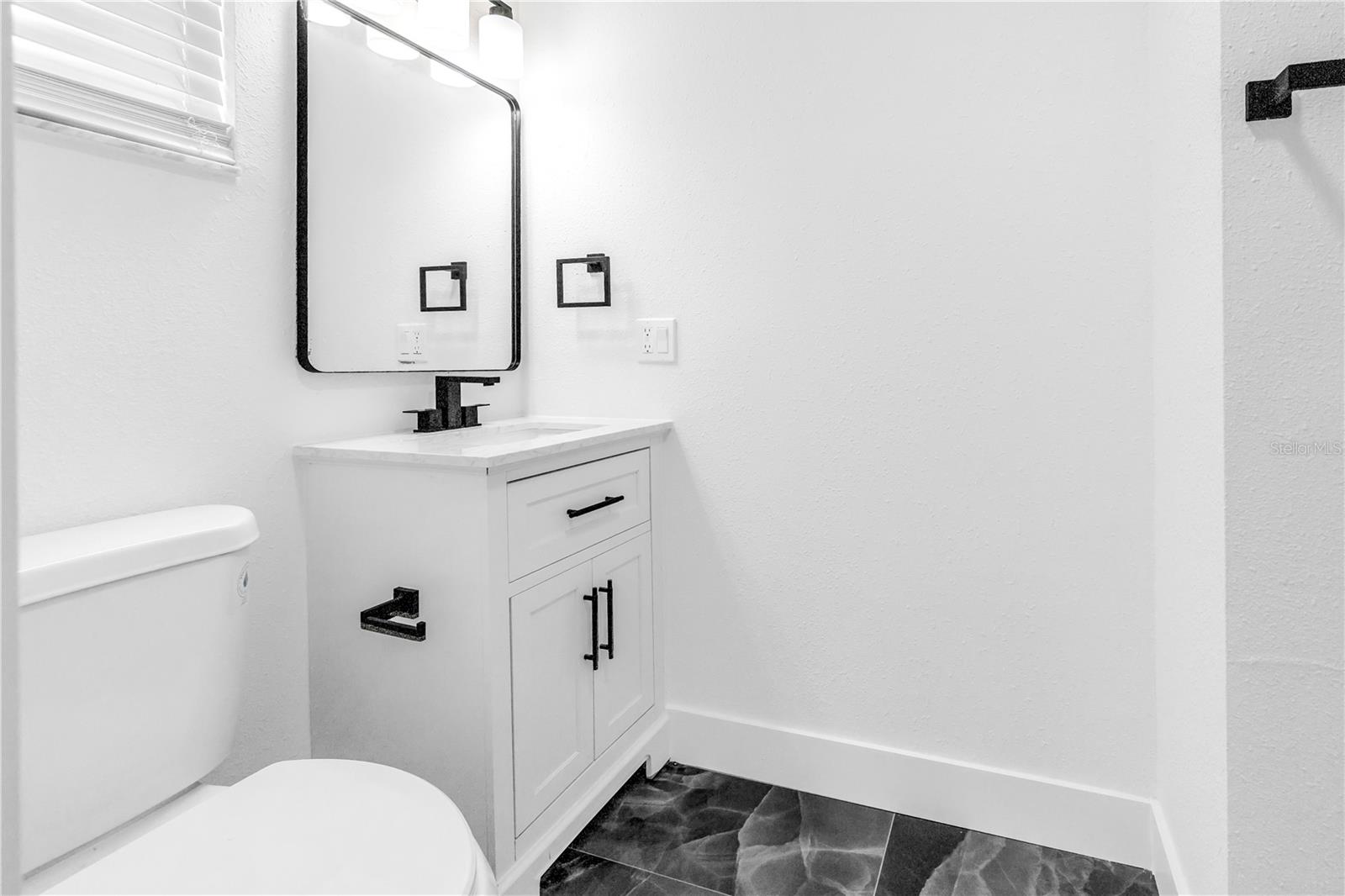 Image 23 of 51 For 9085 Leisure Lane N