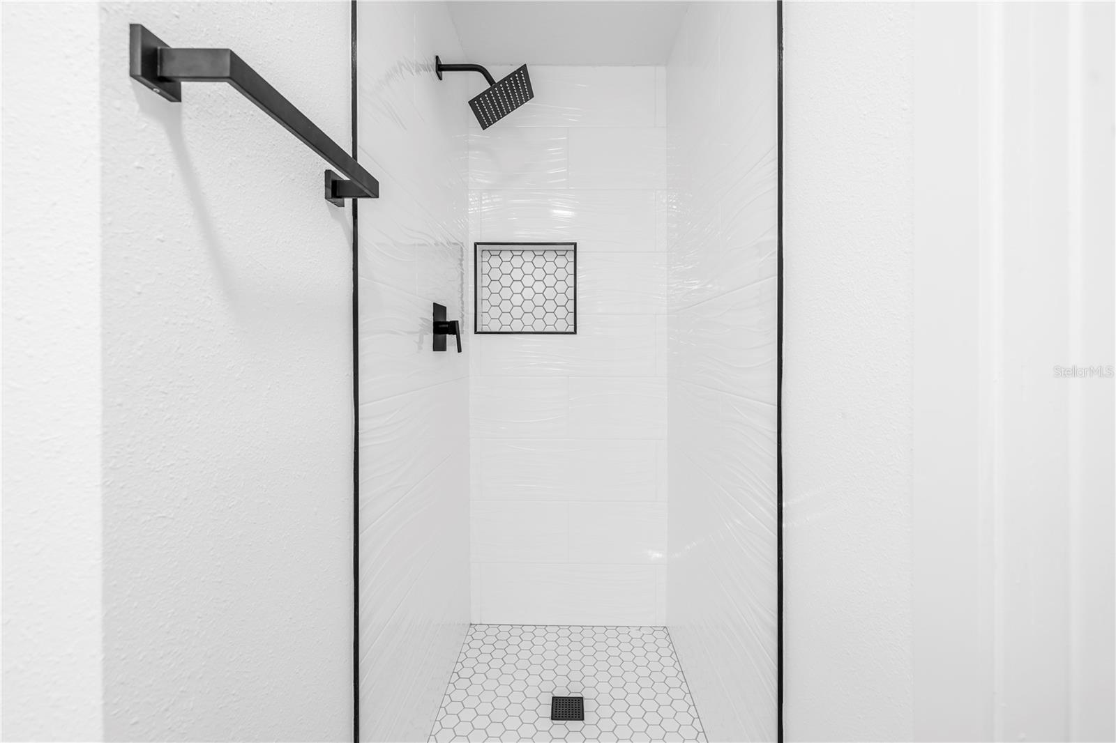 Image 25 of 51 For 9085 Leisure Lane N