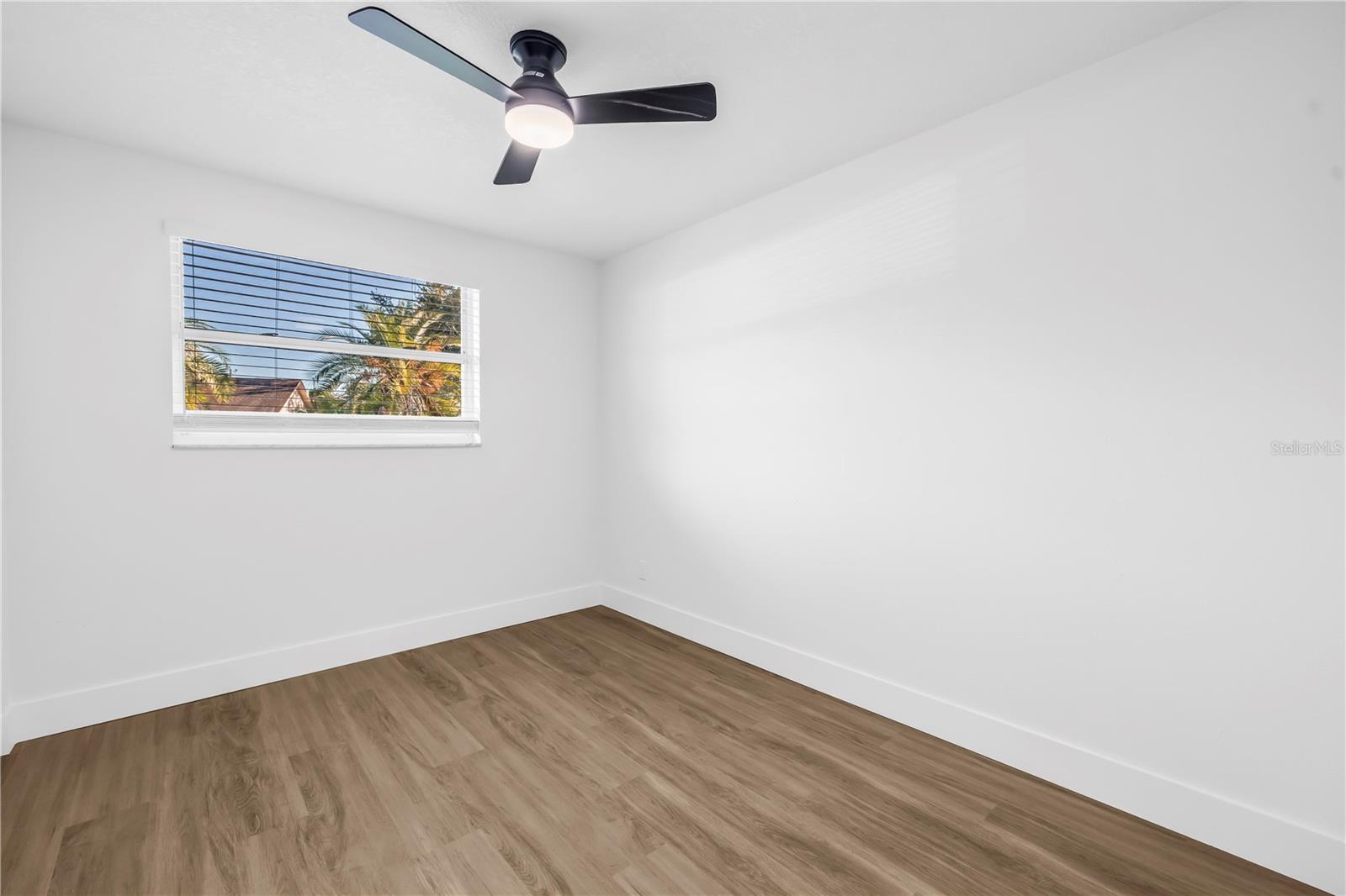 Image 26 of 51 For 9085 Leisure Lane N