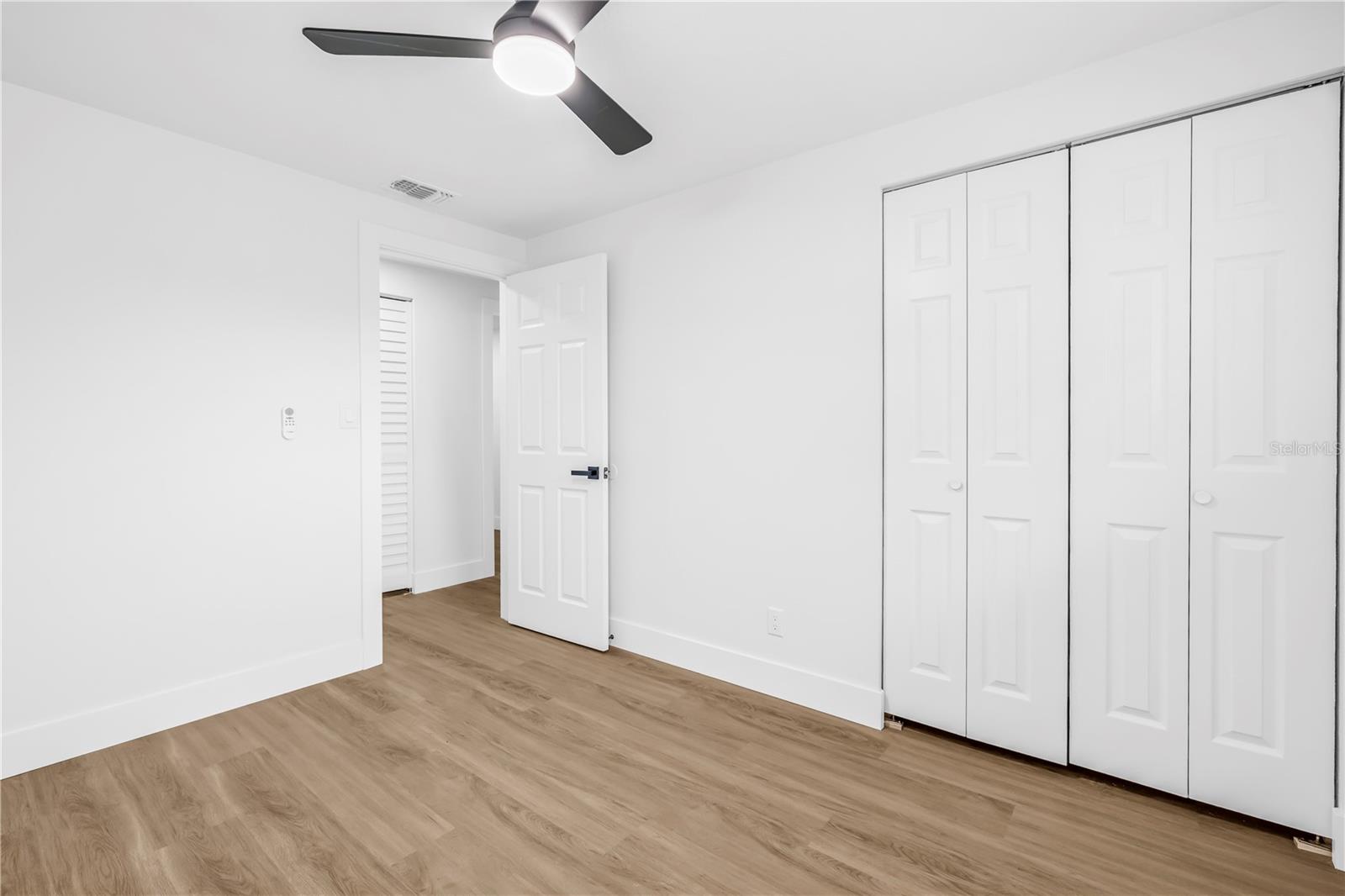 Image 27 of 51 For 9085 Leisure Lane N