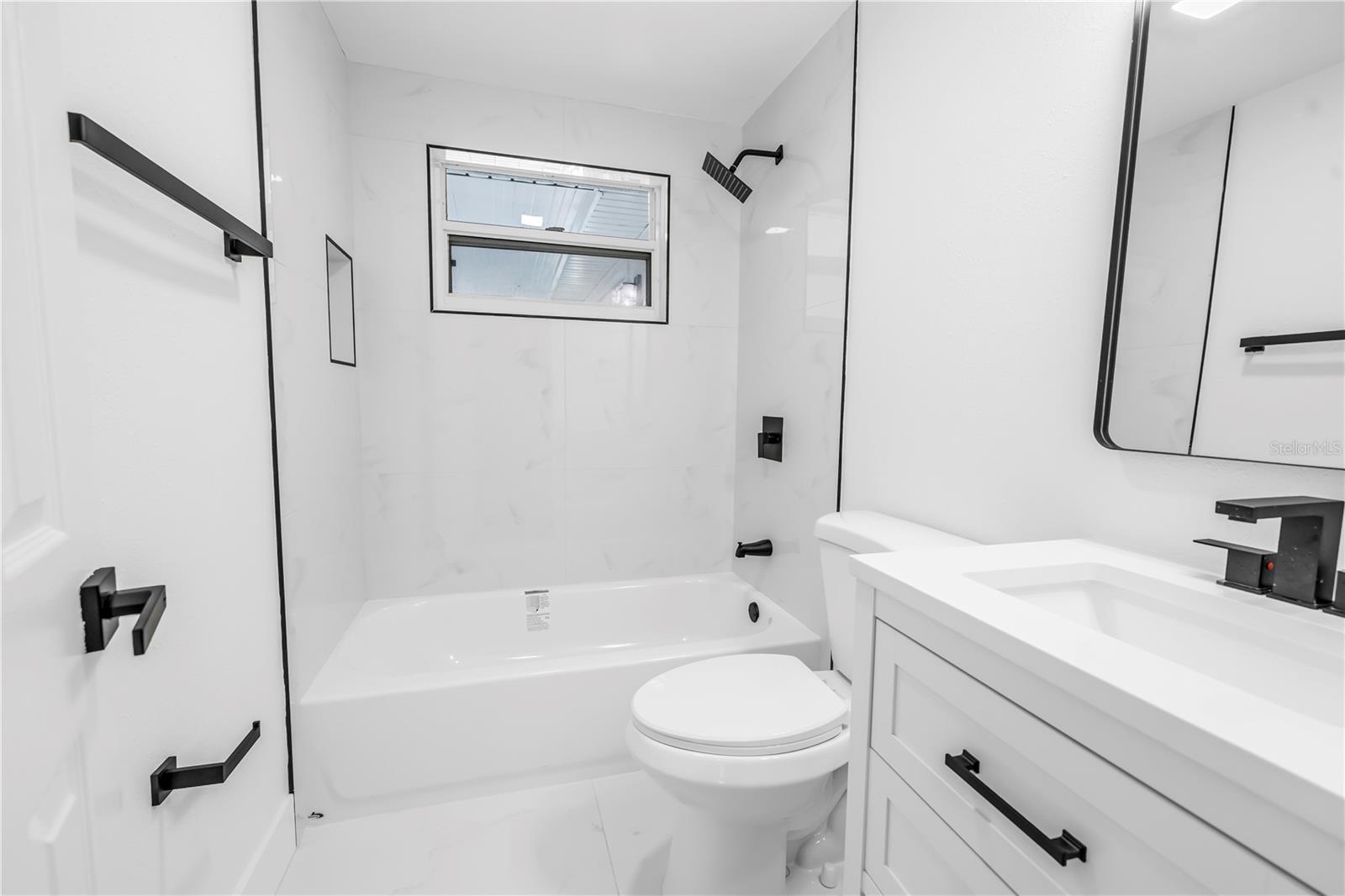 Image 28 of 51 For 9085 Leisure Lane N