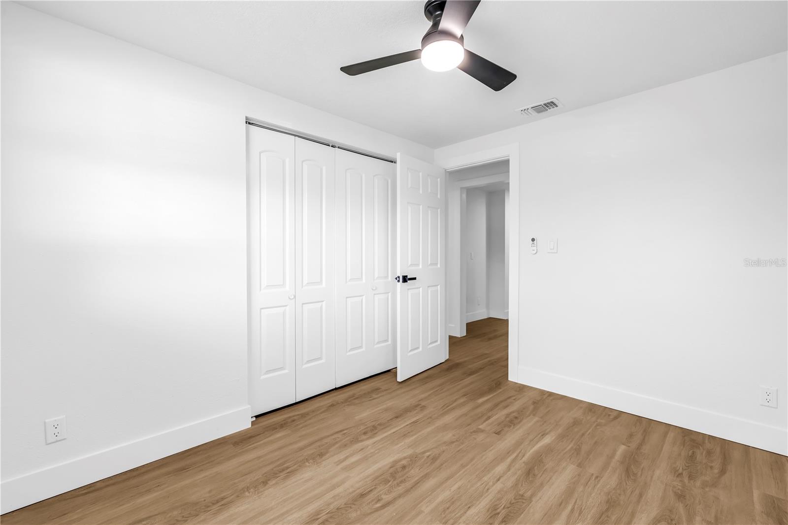 Image 30 of 51 For 9085 Leisure Lane N