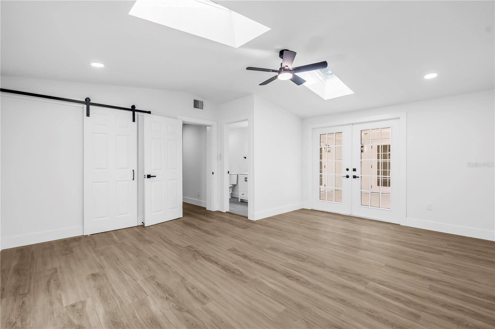 Image 35 of 51 For 9085 Leisure Lane N