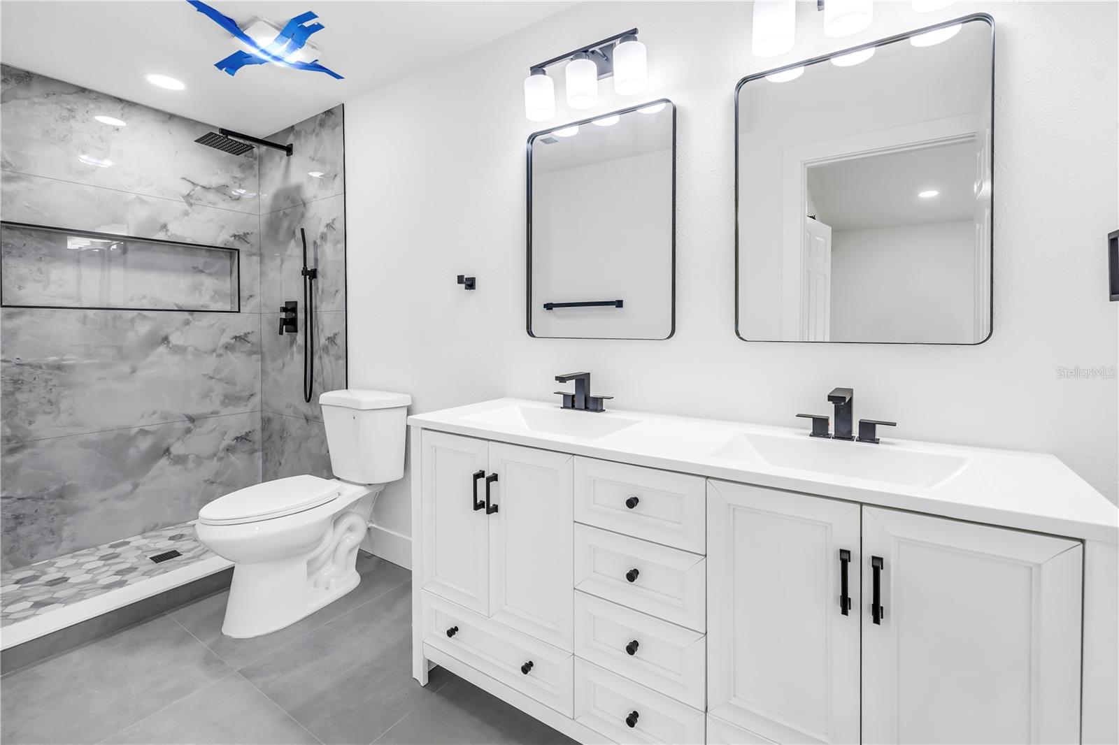 Image 37 of 51 For 9085 Leisure Lane N