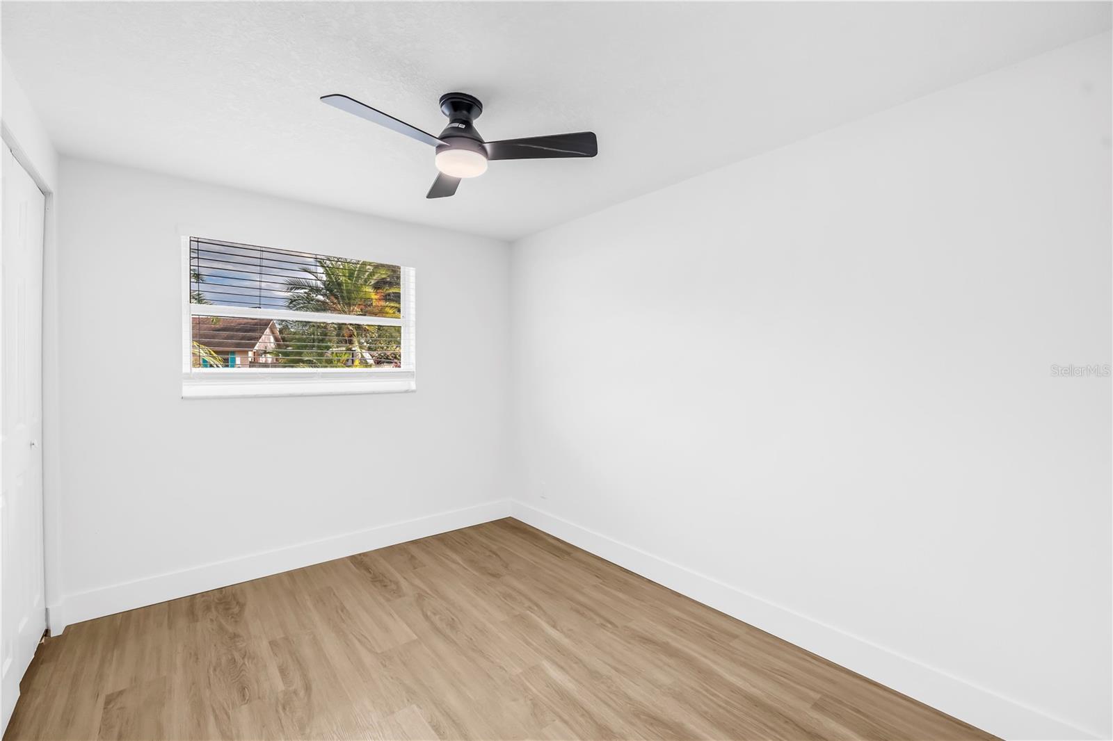 Image 38 of 51 For 9085 Leisure Lane N