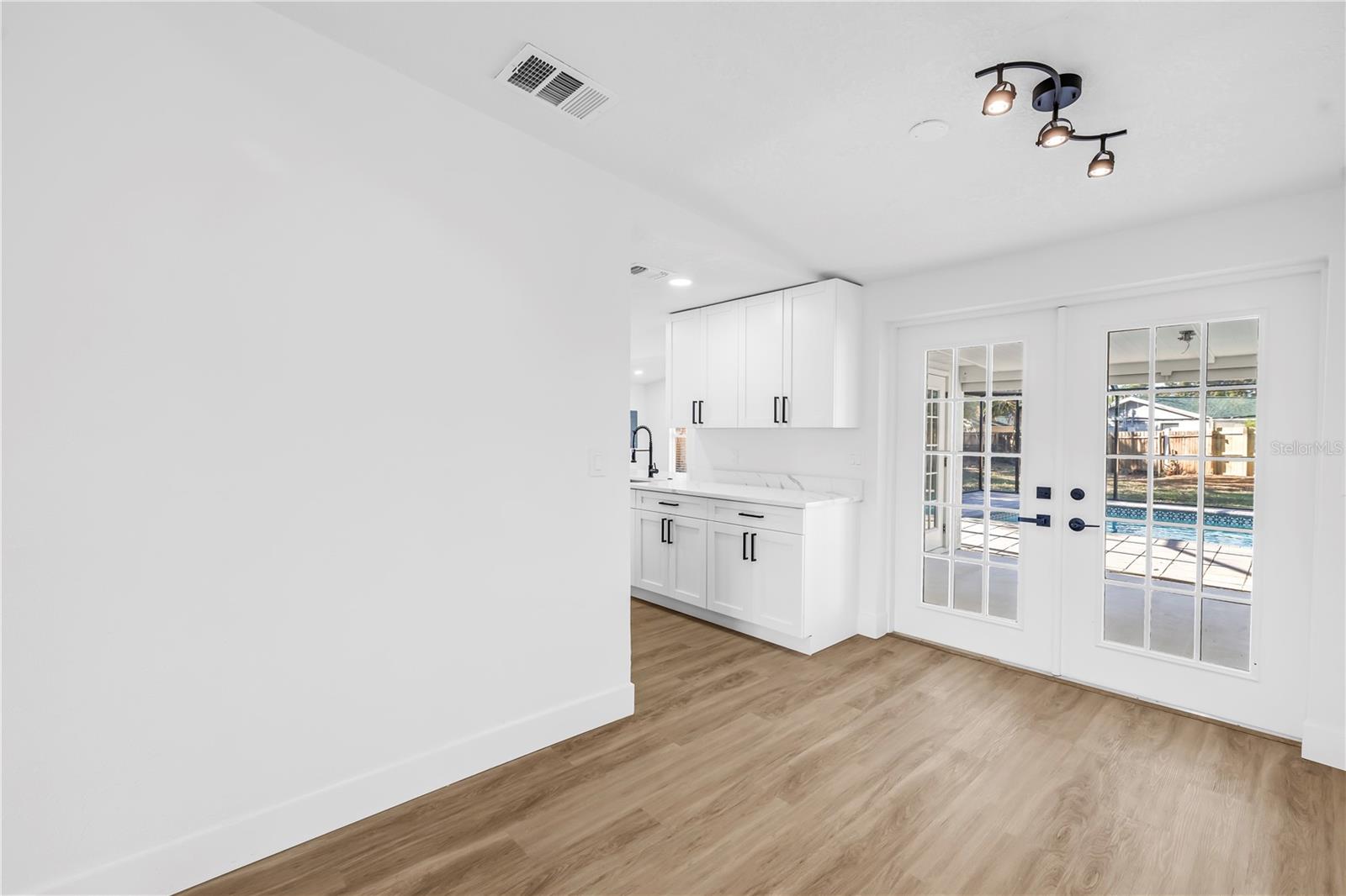 Image 8 of 51 For 9085 Leisure Lane N