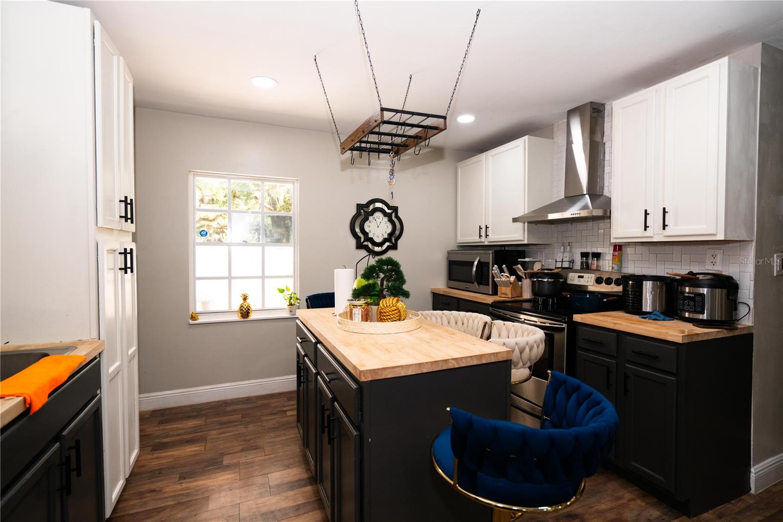 Listing photo id 8 for 3102 Williams Road