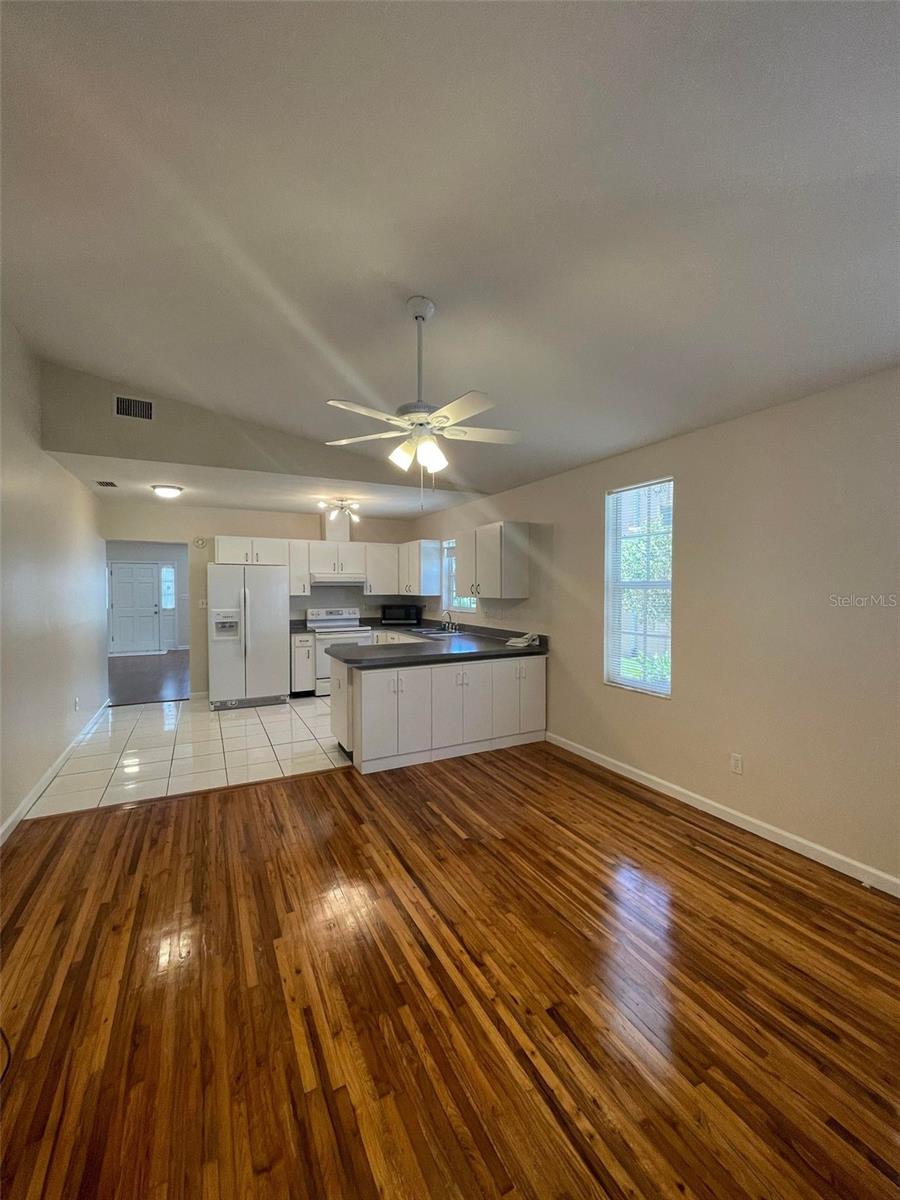 Image 4 of 16 For 3915 Swann Avenue