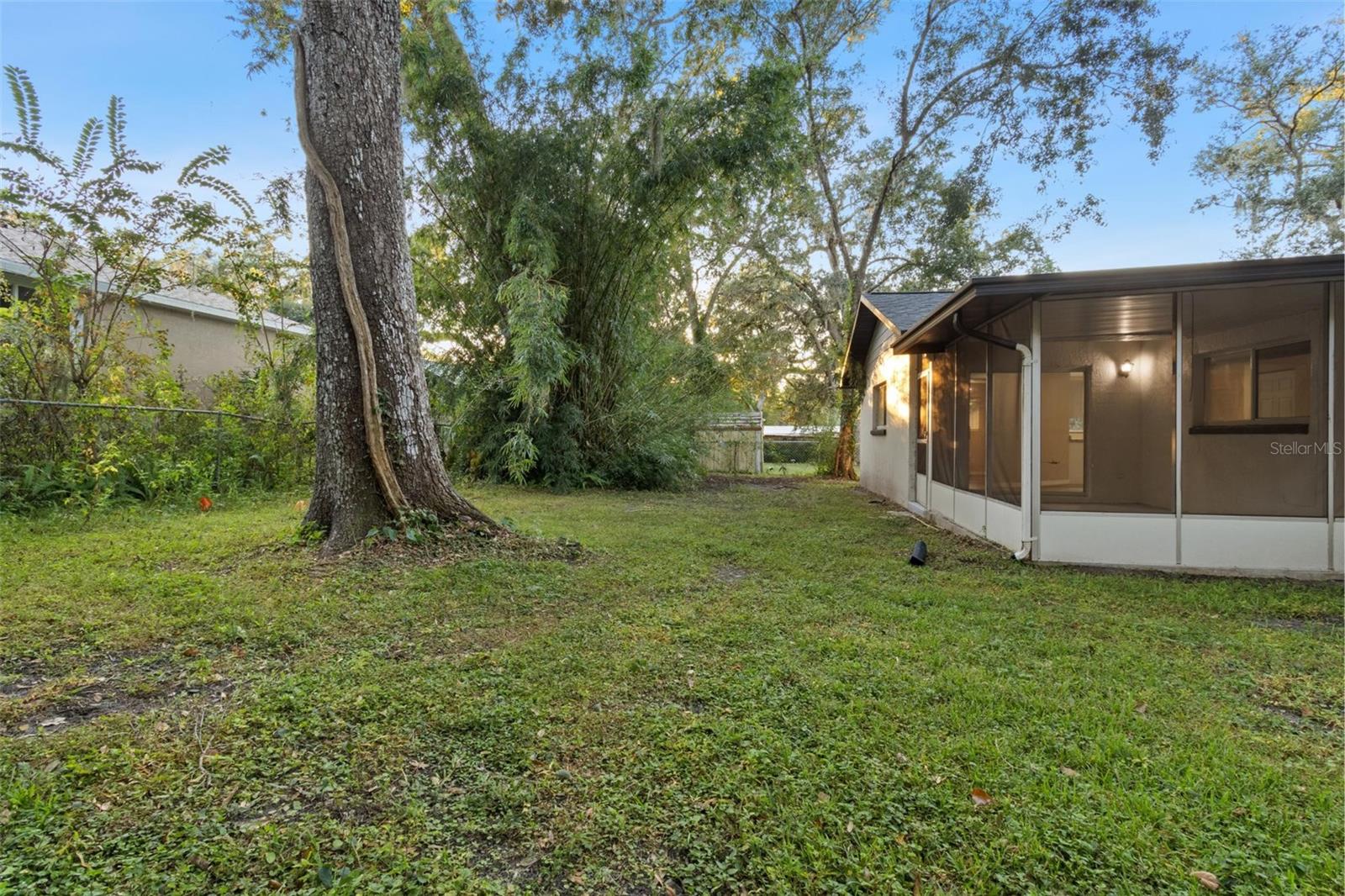 Image 21 of 27 For 609 Holley Street