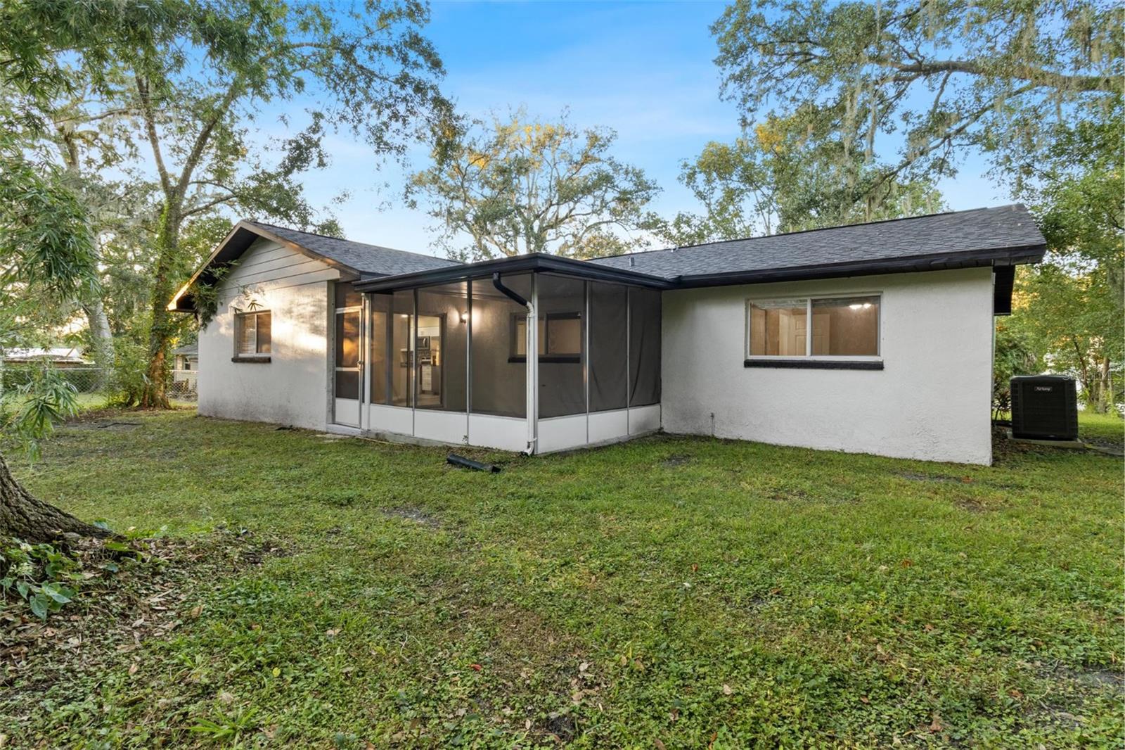 Image 23 of 27 For 609 Holley Street