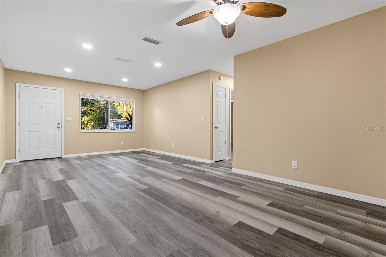 Image 5 of 27 For 609 Holley Street