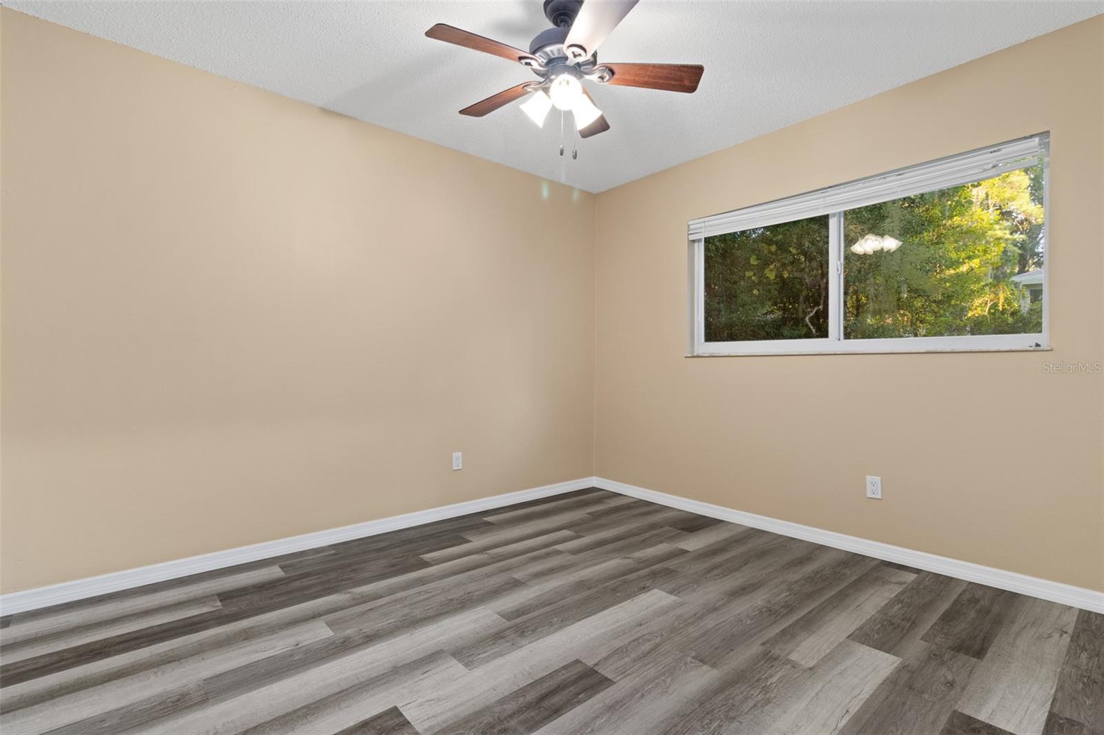 Image 8 of 27 For 609 Holley Street