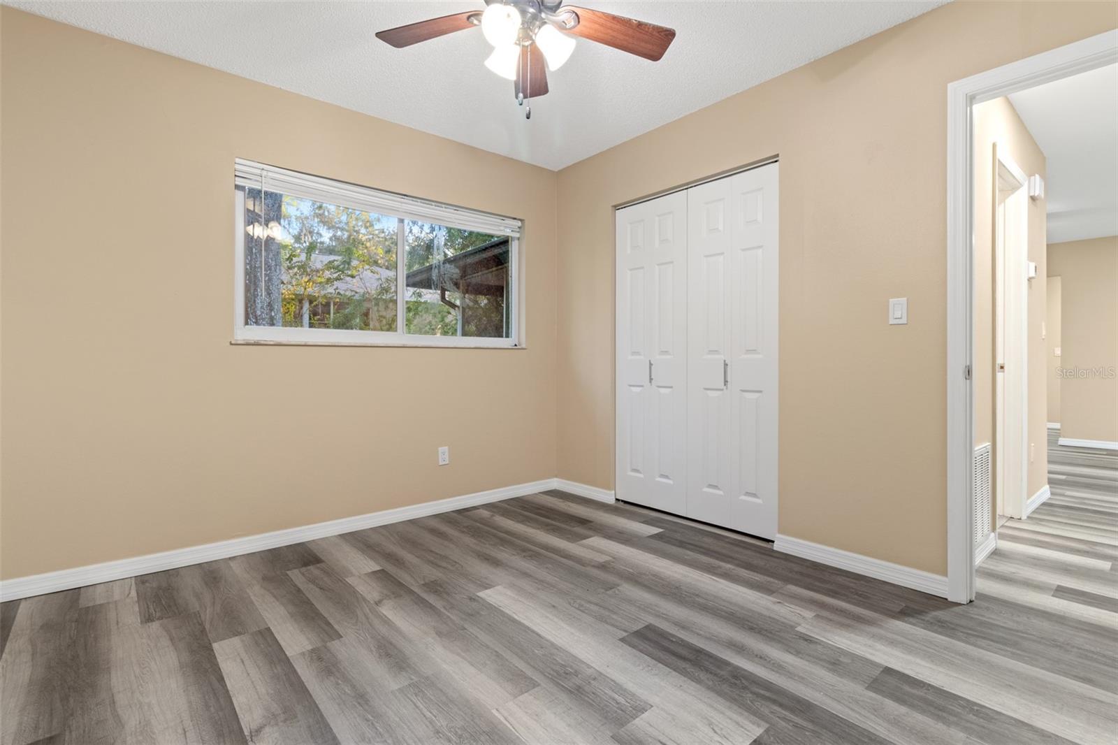 Image 9 of 27 For 609 Holley Street