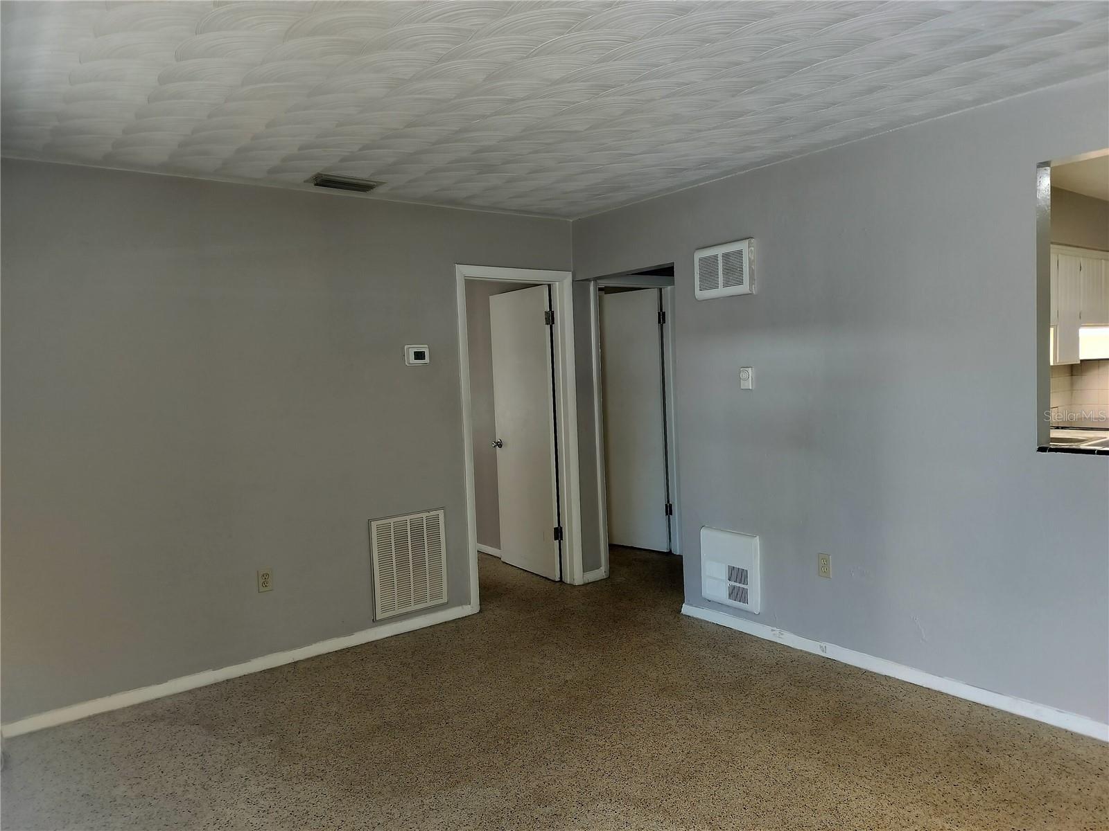 Image 4 of 36 For 215 Lark Avenue
