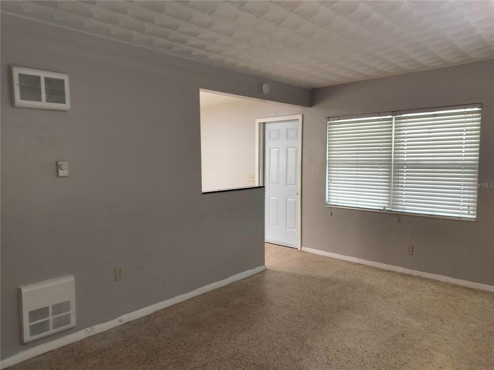 Image 9 of 36 For 215 Lark Avenue