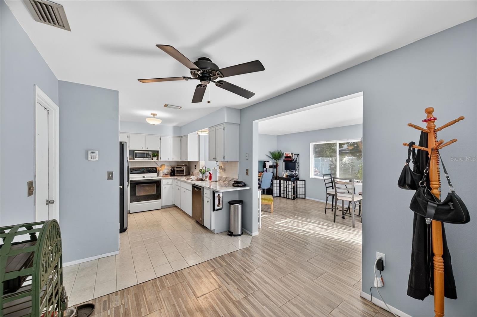 Image 23 of 37 For 1993 Citrus Hill Road