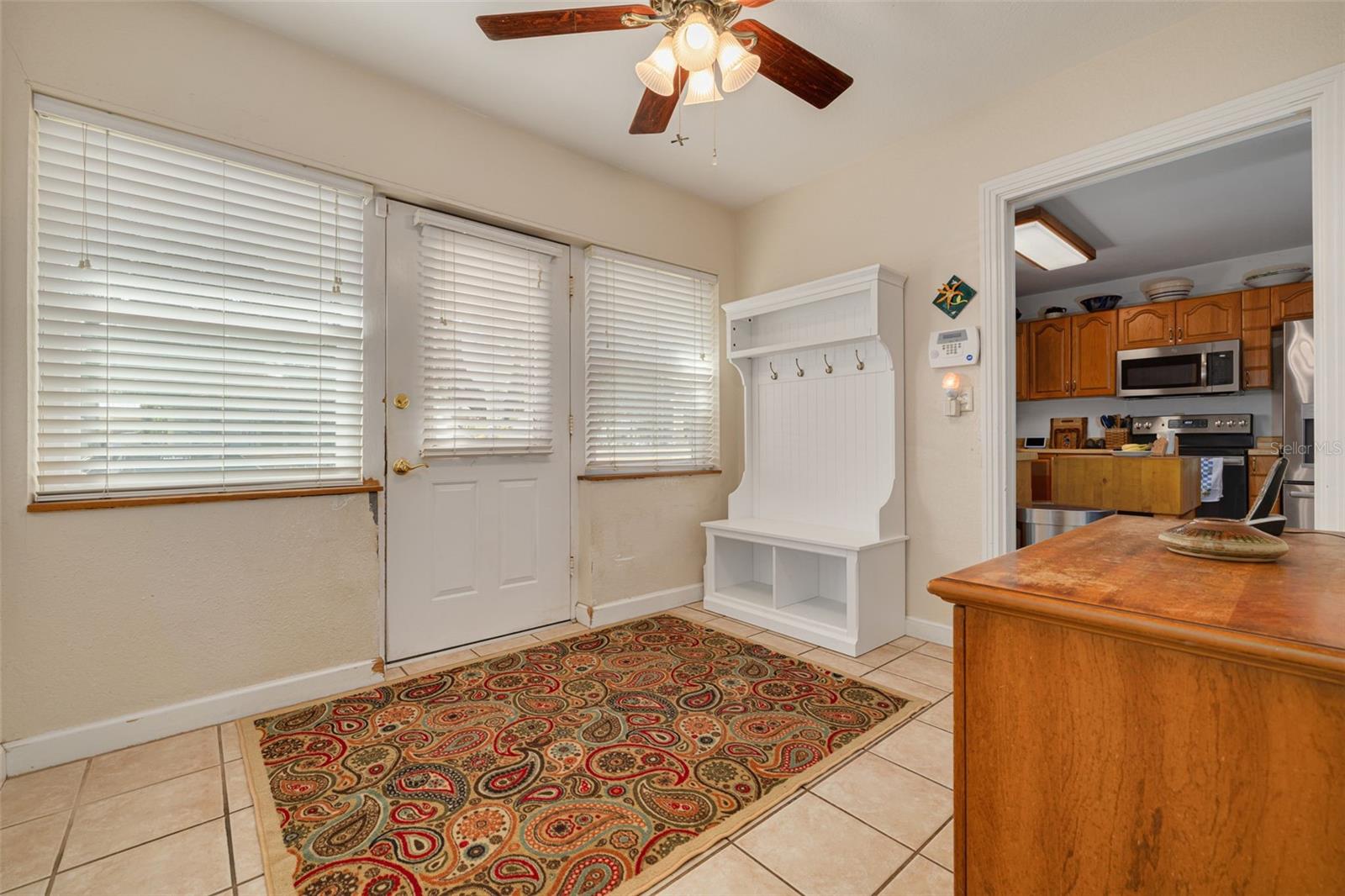 Image 14 of 37 For 501 Louden Avenue