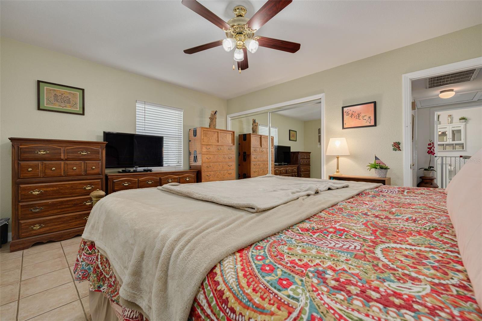 Image 16 of 37 For 501 Louden Avenue