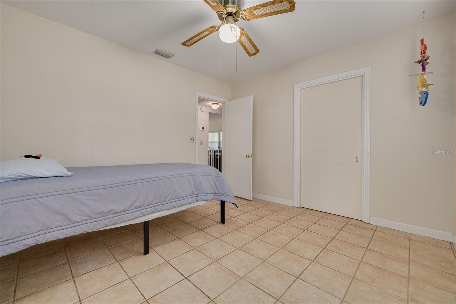 Image 21 of 37 For 501 Louden Avenue