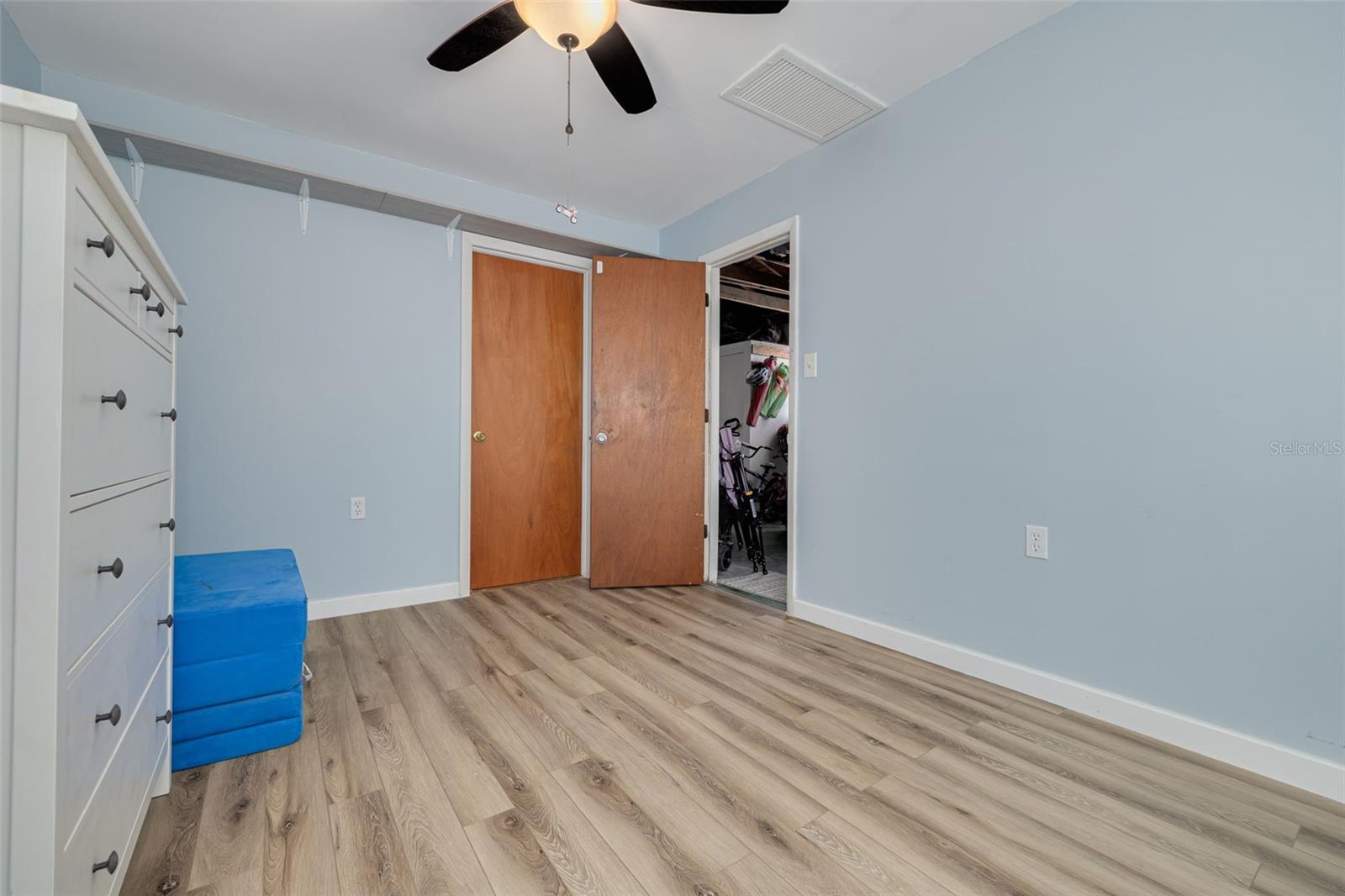 Image 23 of 37 For 501 Louden Avenue