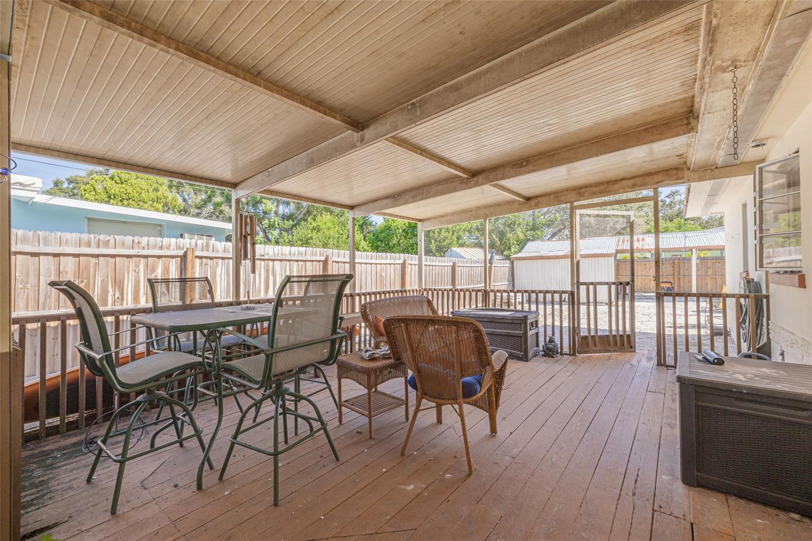 Image 24 of 37 For 501 Louden Avenue