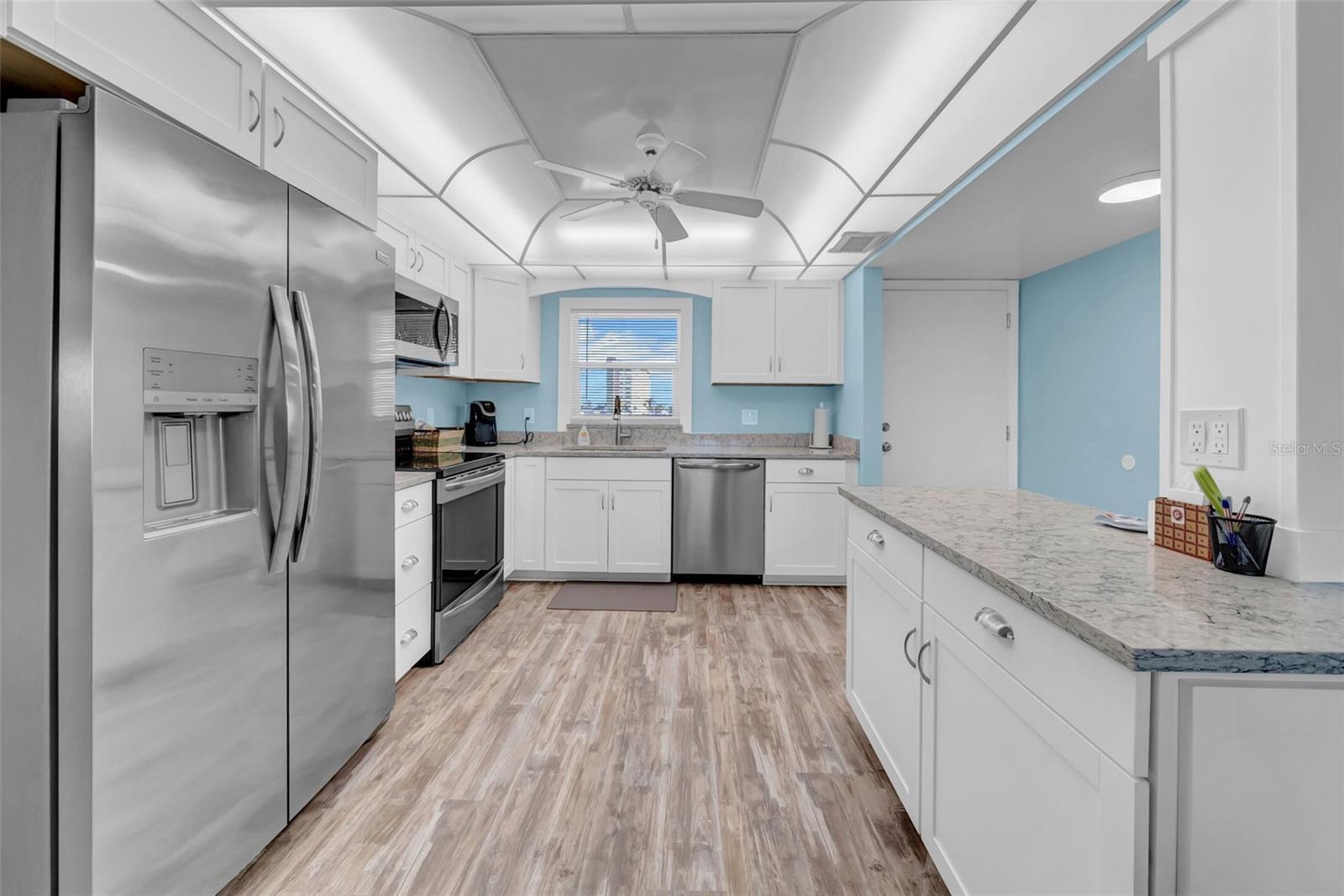 Image 27 of 49 For 4725 Cove Circle 302