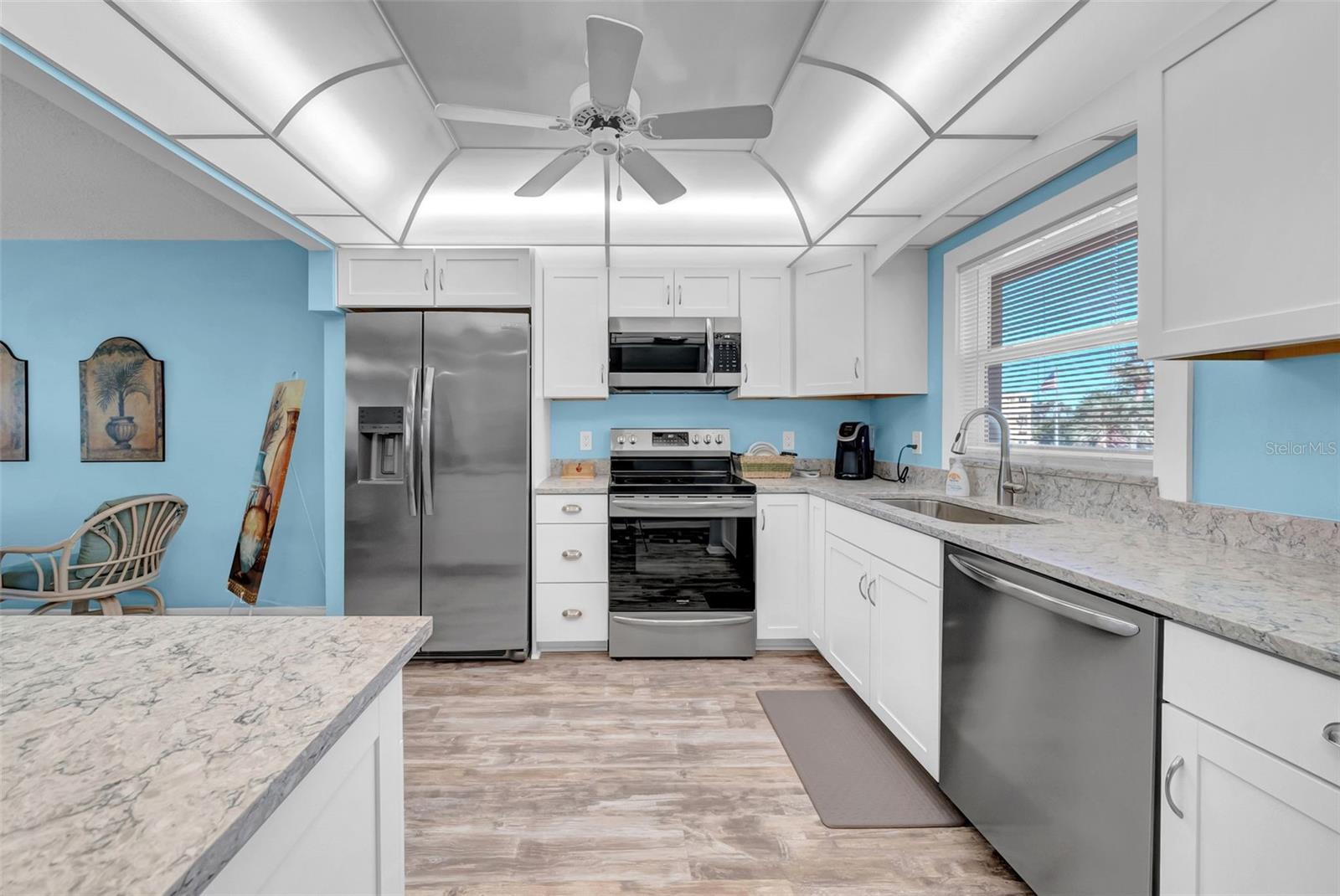 Image 29 of 49 For 4725 Cove Circle 302