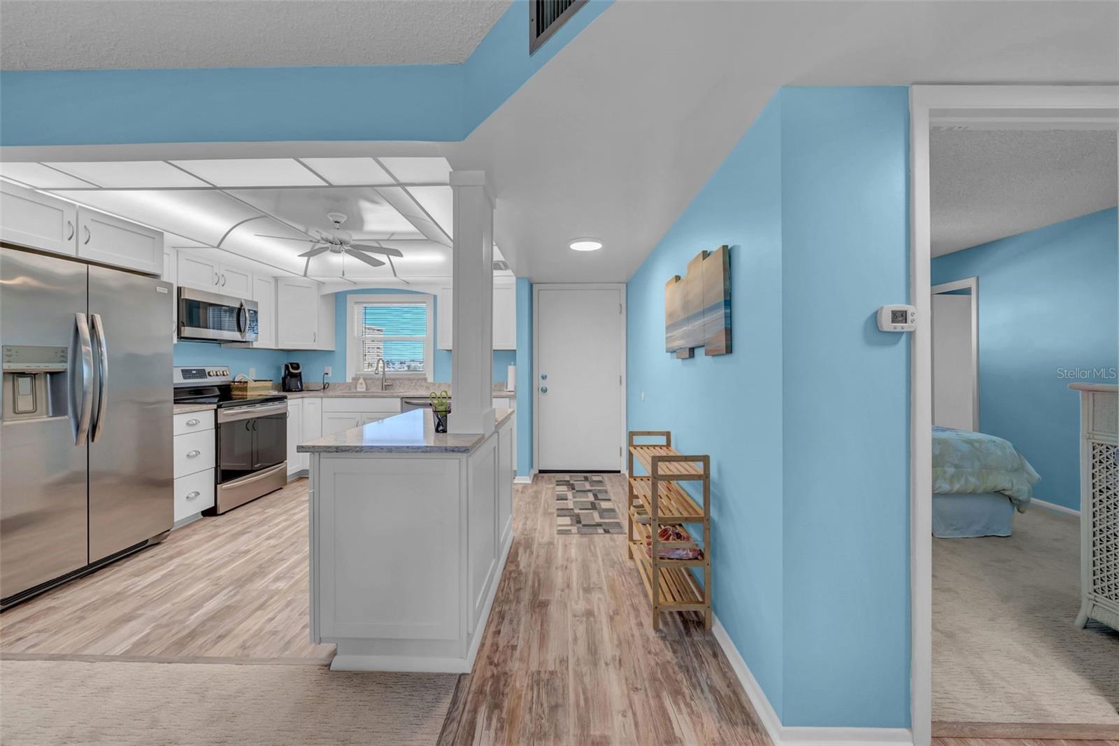 Image 3 of 49 For 4725 Cove Circle 302