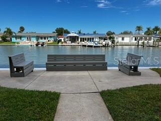 Image 36 of 49 For 4725 Cove Circle 302