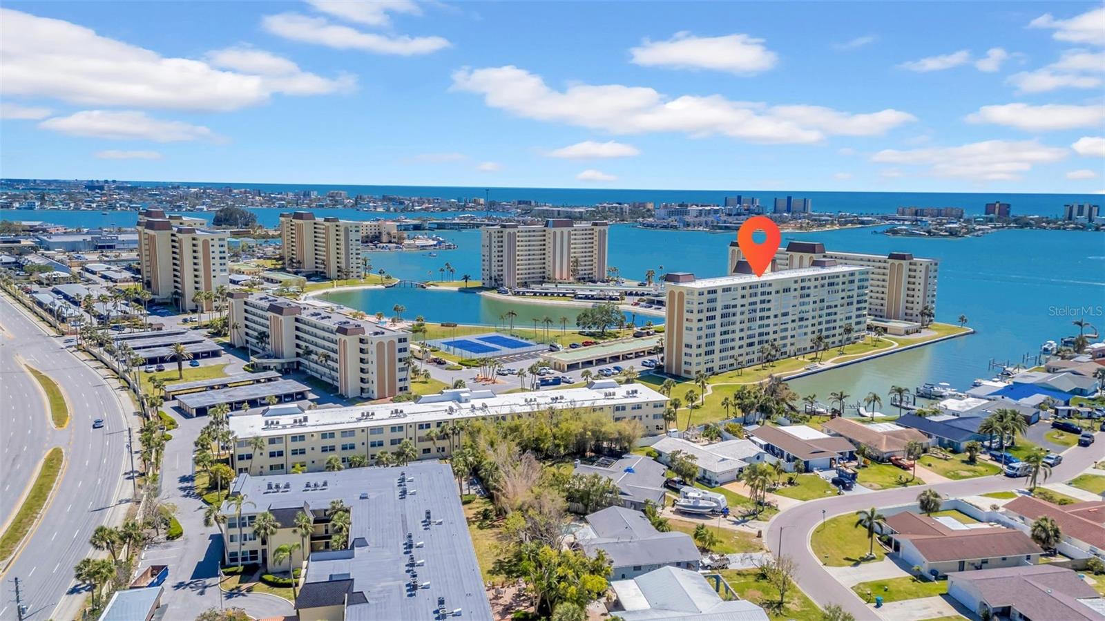 Image 41 of 49 For 4725 Cove Circle 302