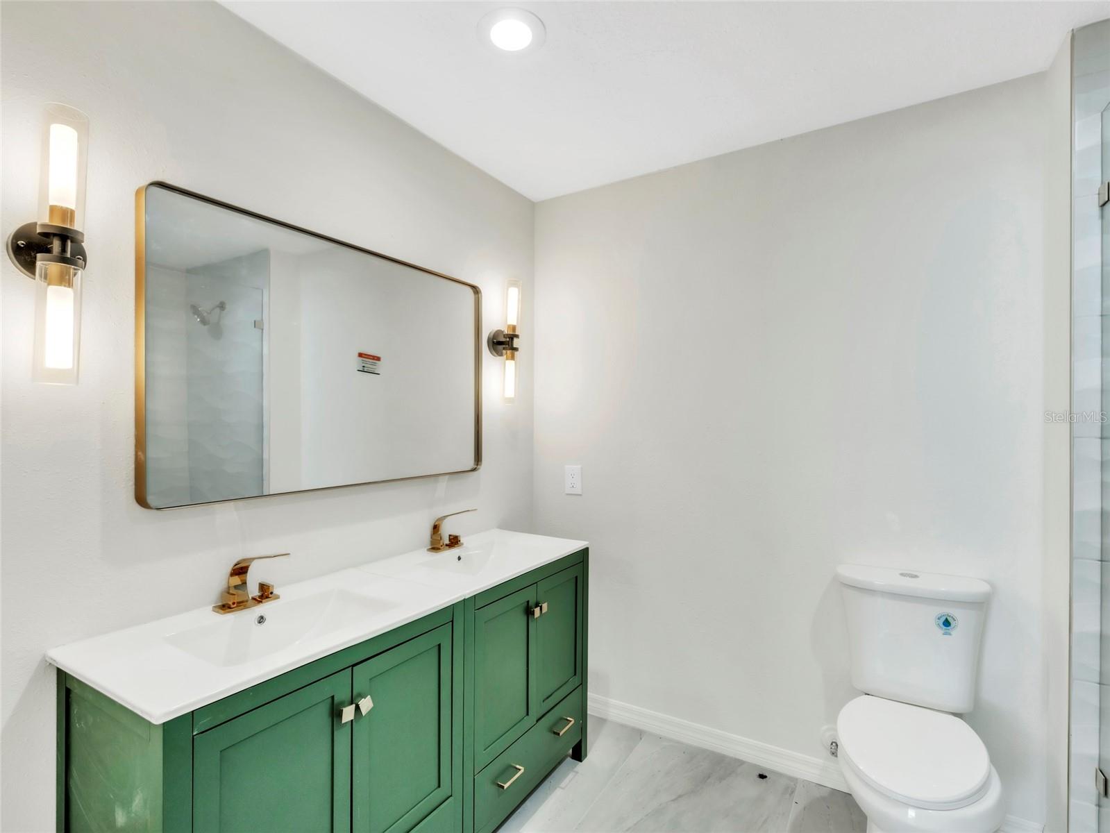 Image 12 of 26 For 4870 Venetian Boulevard Ne