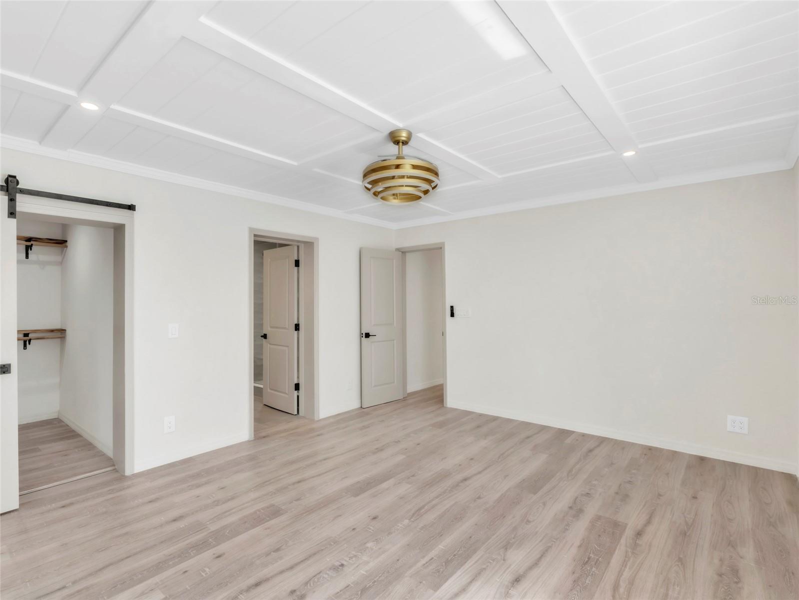 Image 13 of 26 For 4870 Venetian Boulevard Ne
